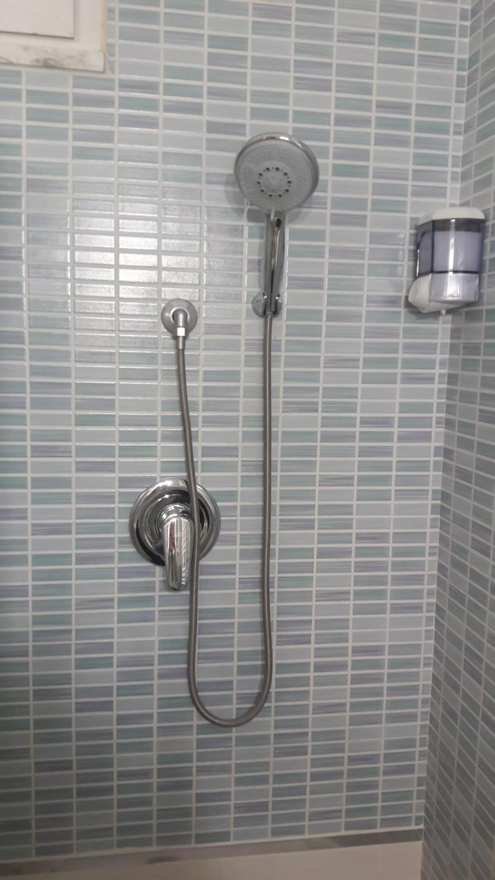 Shower in Nataly's House Bed&Breakfast