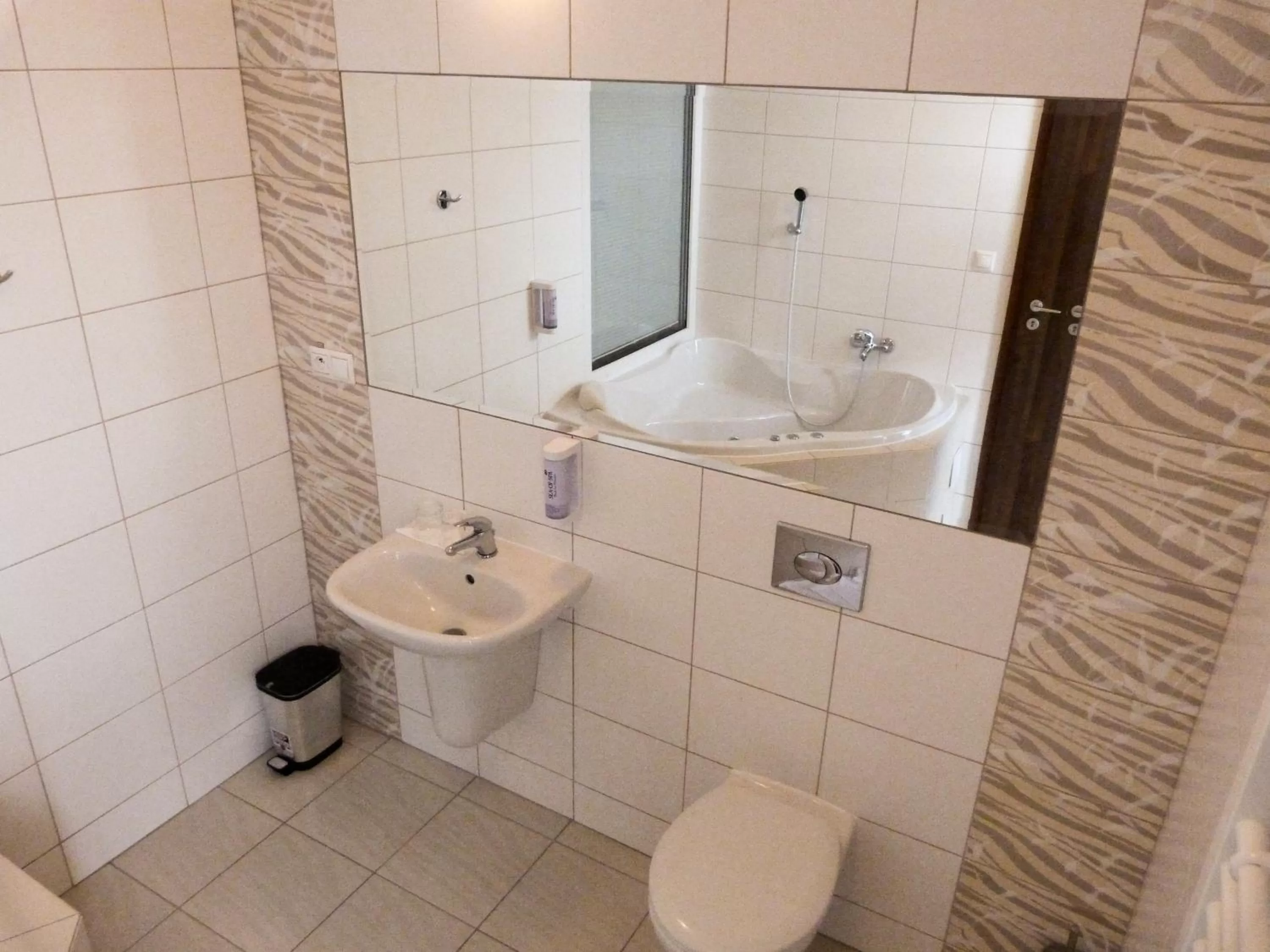 Toilet in ELITE HOTEL Nová Dubnica