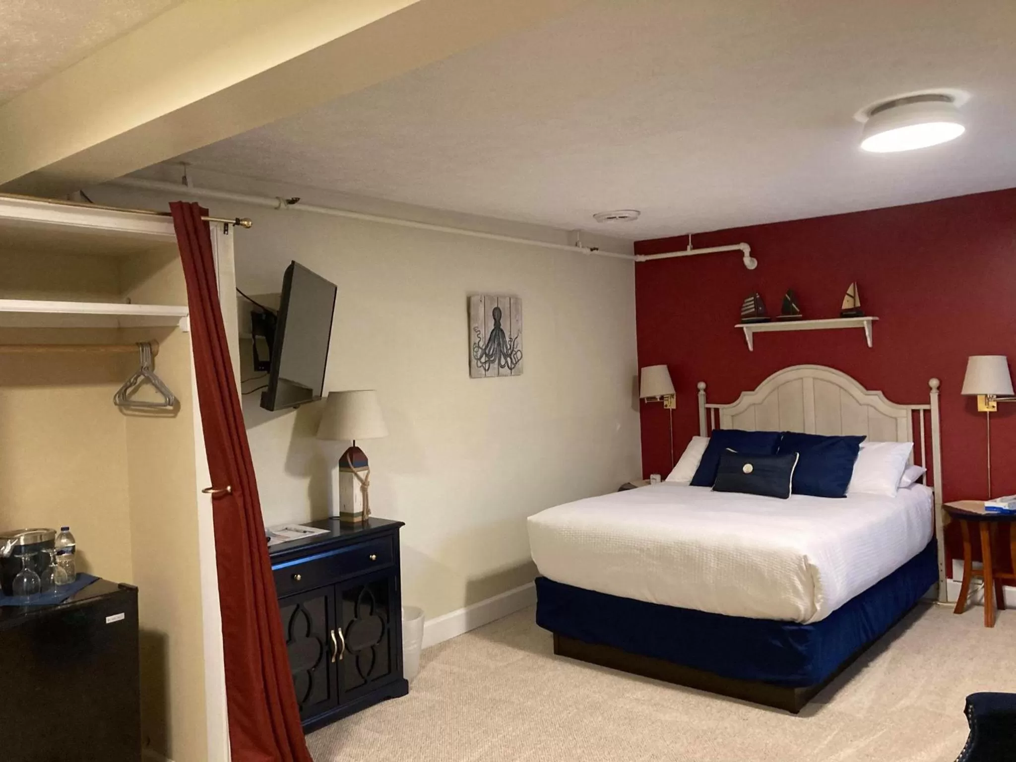 Bed in Hotel Frankfort & Restaurant