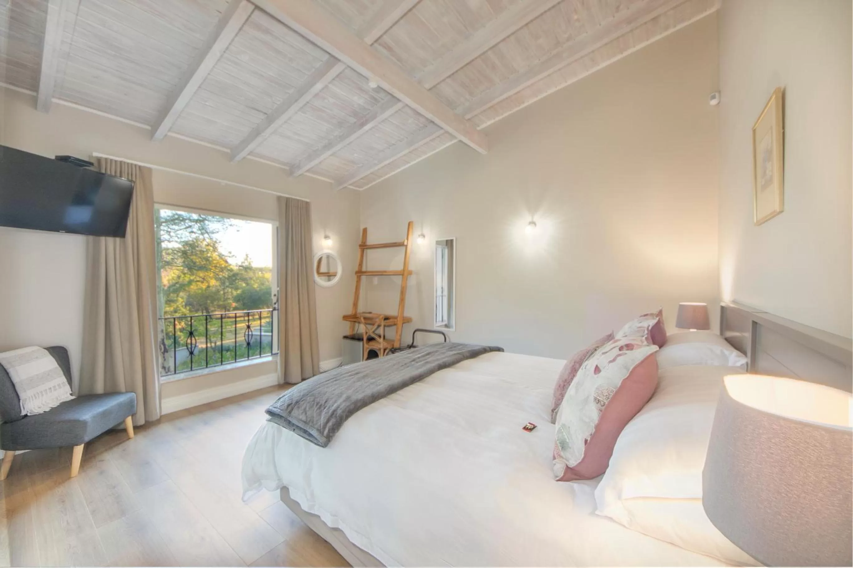 Bedroom, Bed in Amberhall Guesthouse