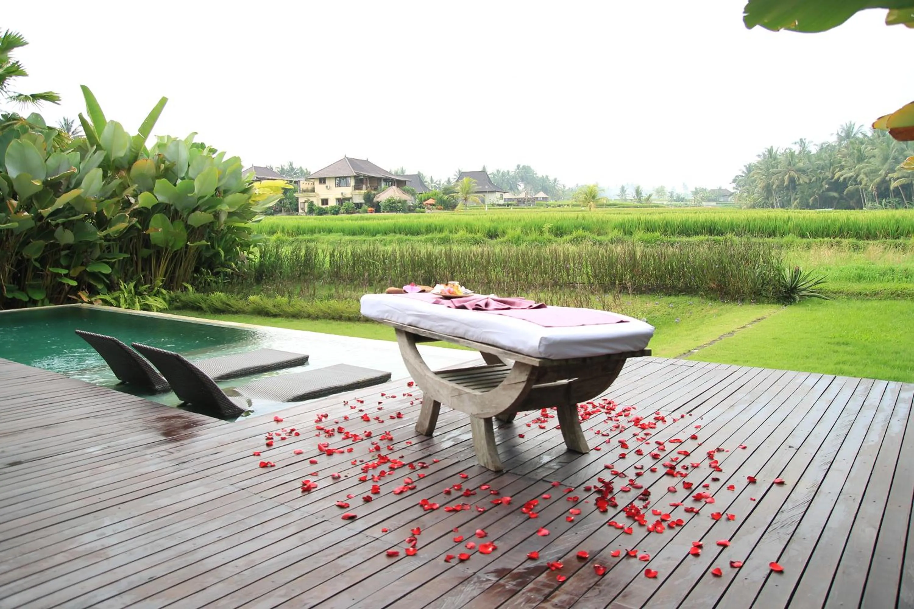 Massage in The Samara Villas & Restaurant