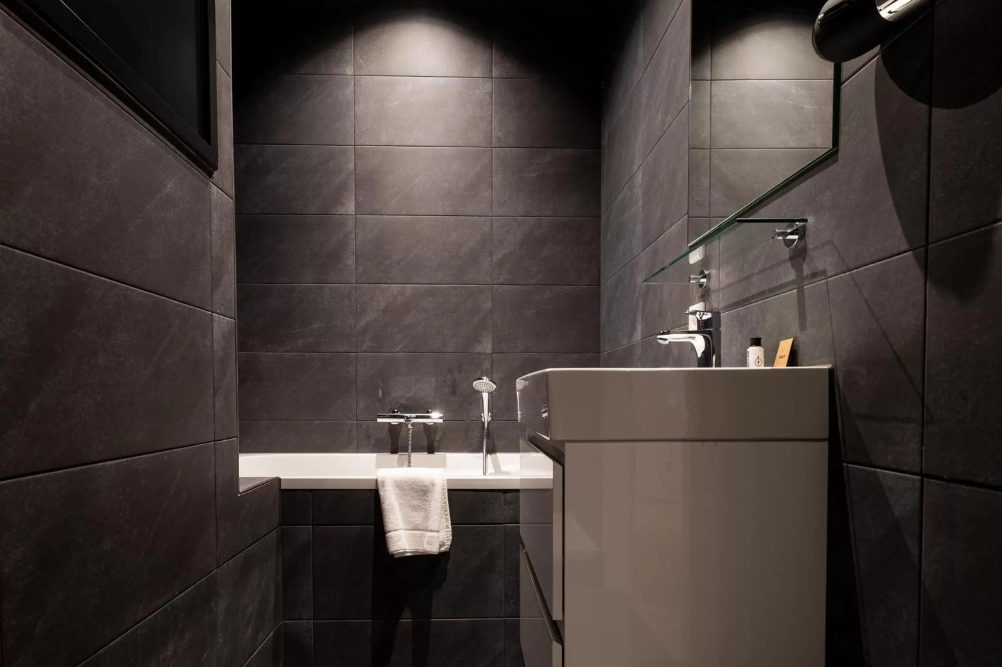 Bathroom in Nero Office Hotel & City Café