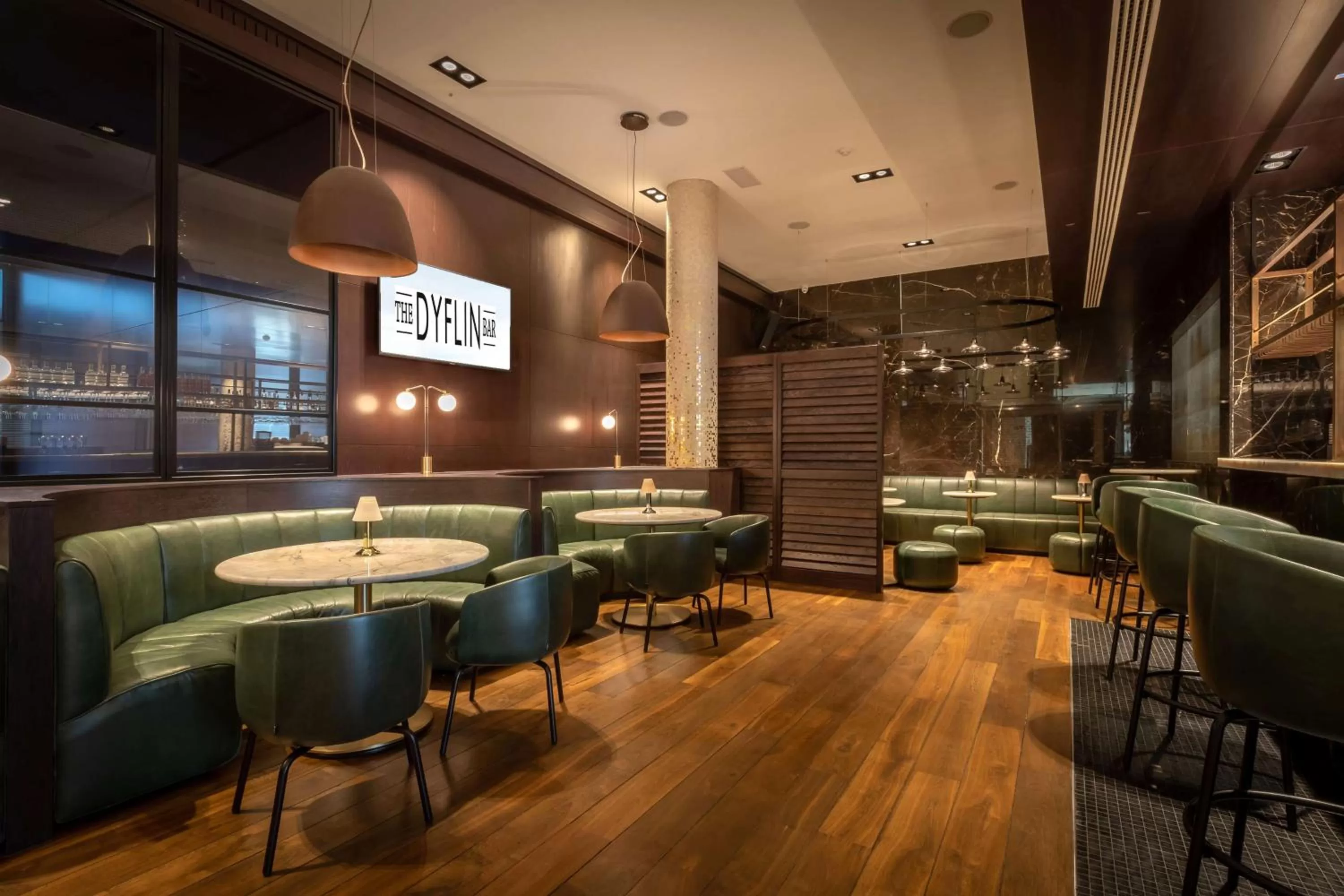 Lounge or bar in Radisson Blu Royal Hotel Dublin