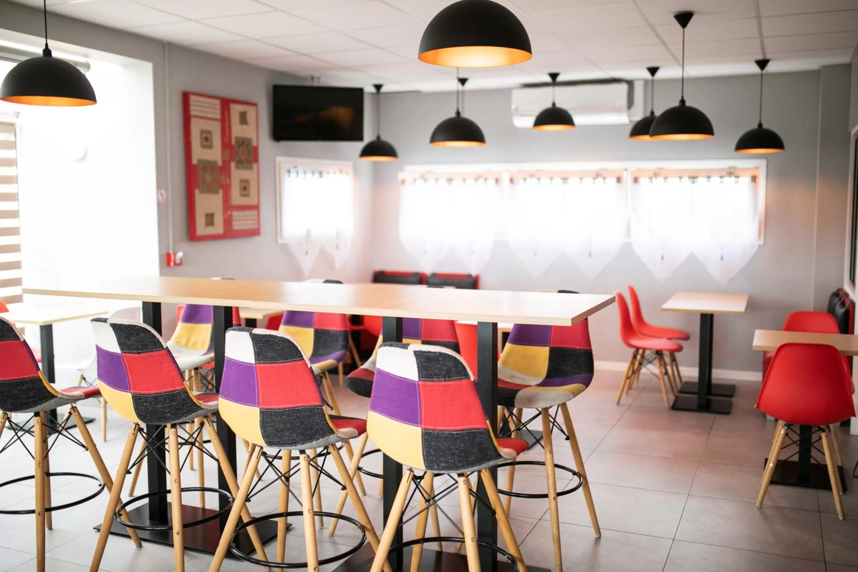 Breakfast in Best Hotel Bordeaux Sud