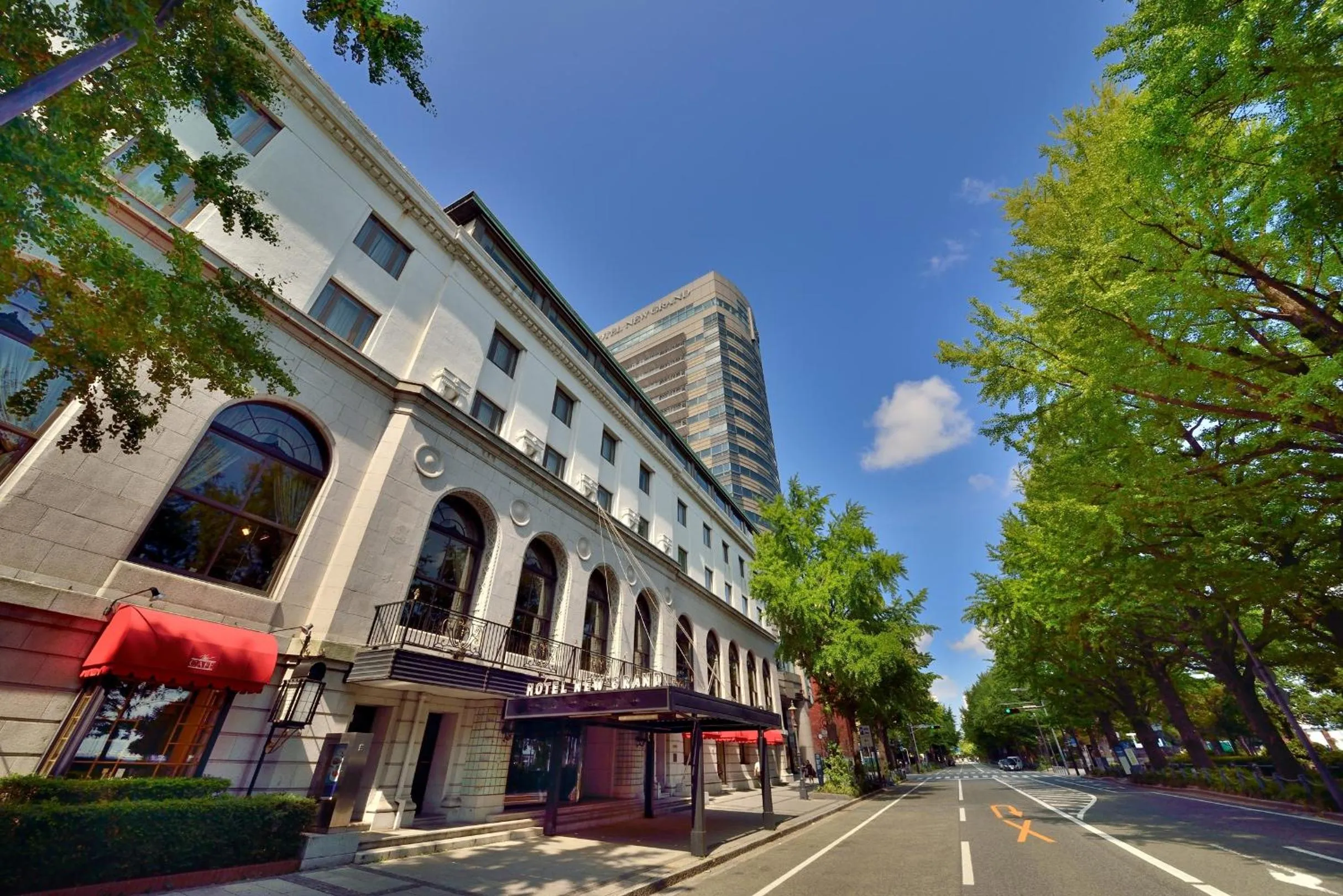 Facade/entrance in Hotel New Grand