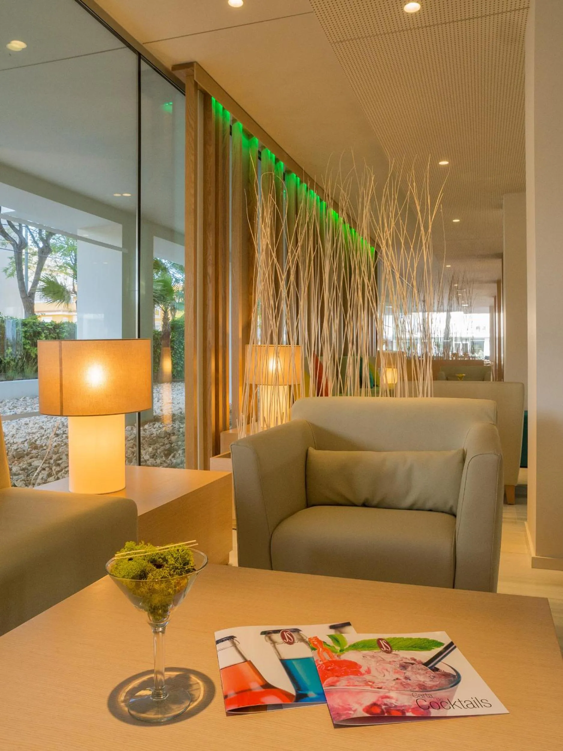 Communal lounge/ TV room in JS Palma Stay - Adults Only