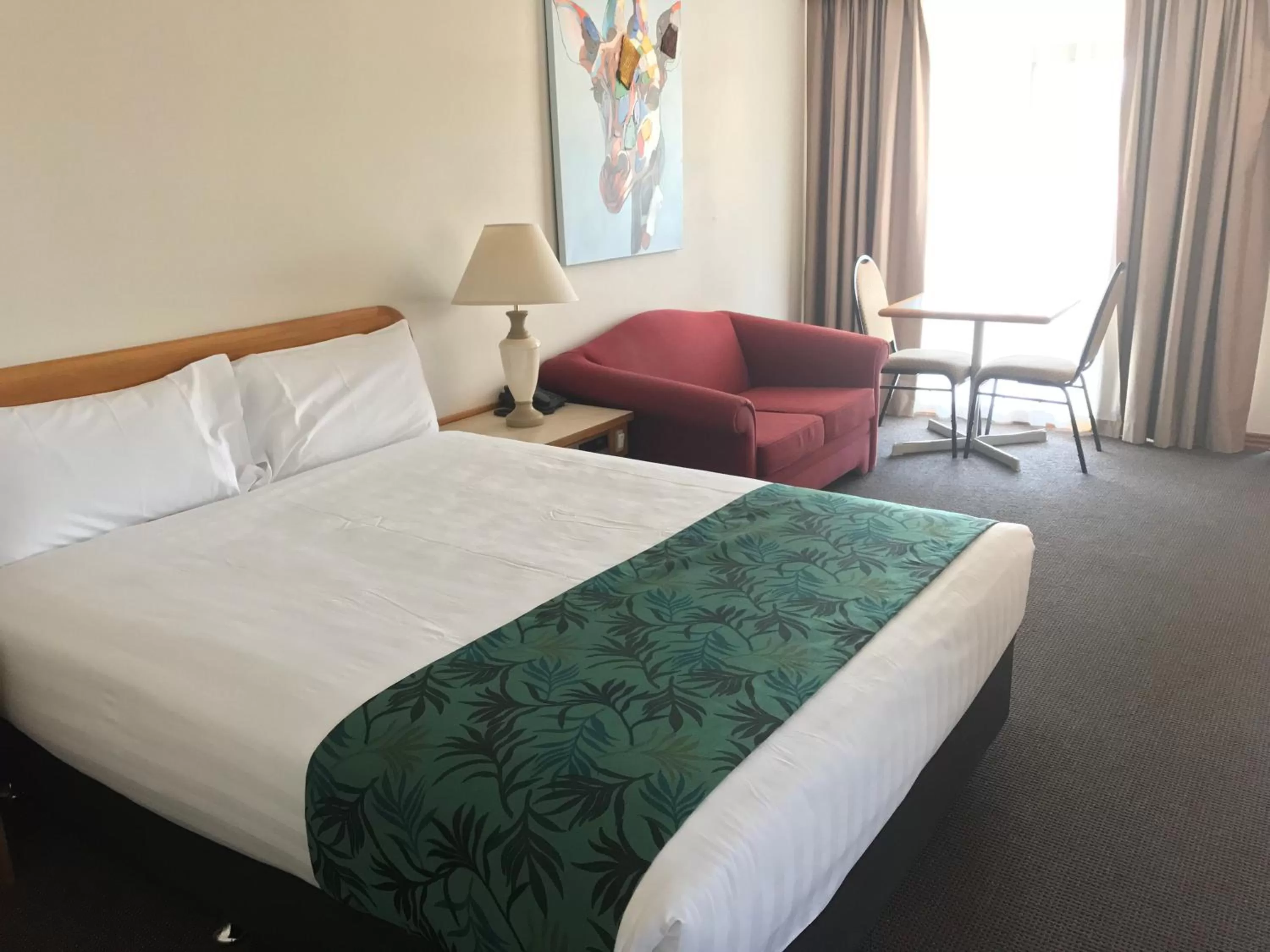 Photo of the whole room, Bed in Cascades Motor Inn