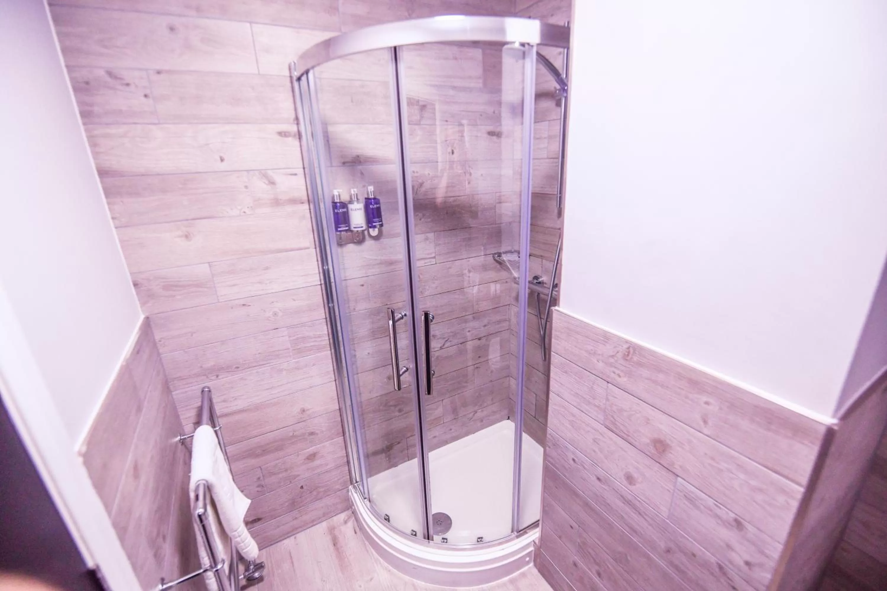 Bathroom in Belmont Llandudno