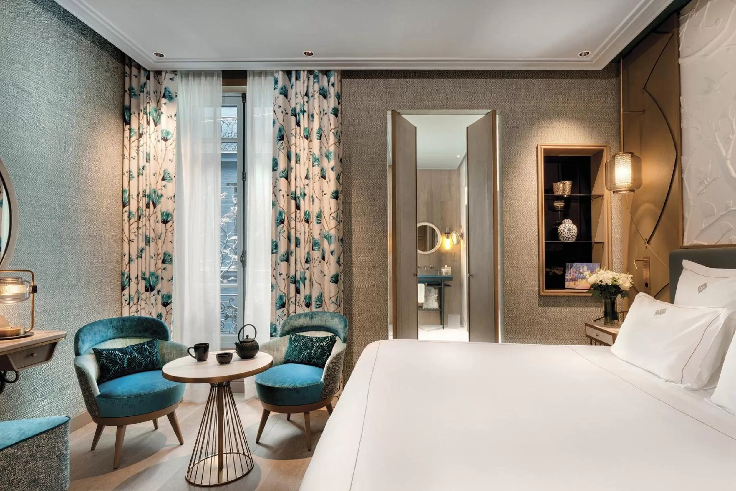 Bedroom, Bed in La Demeure Montaigne