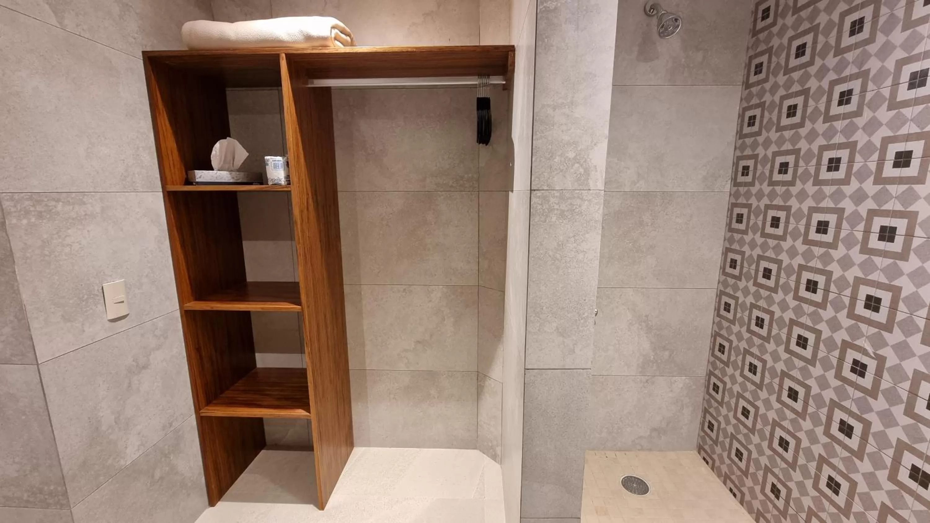 Shower in Marboka Hotel & Suites