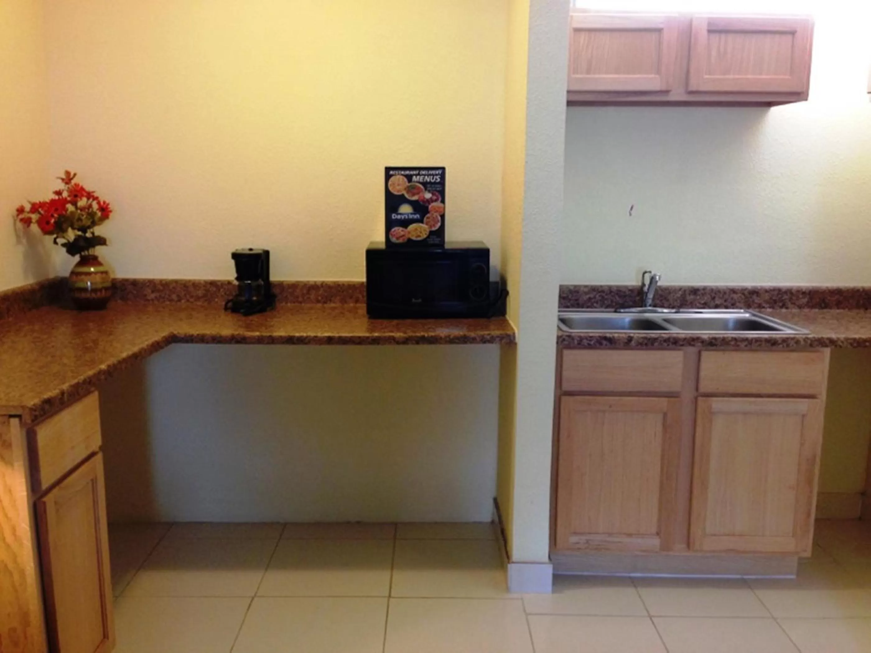 Kitchen or kitchenette in SureStay by Best Western Irving Grapevine DFW North