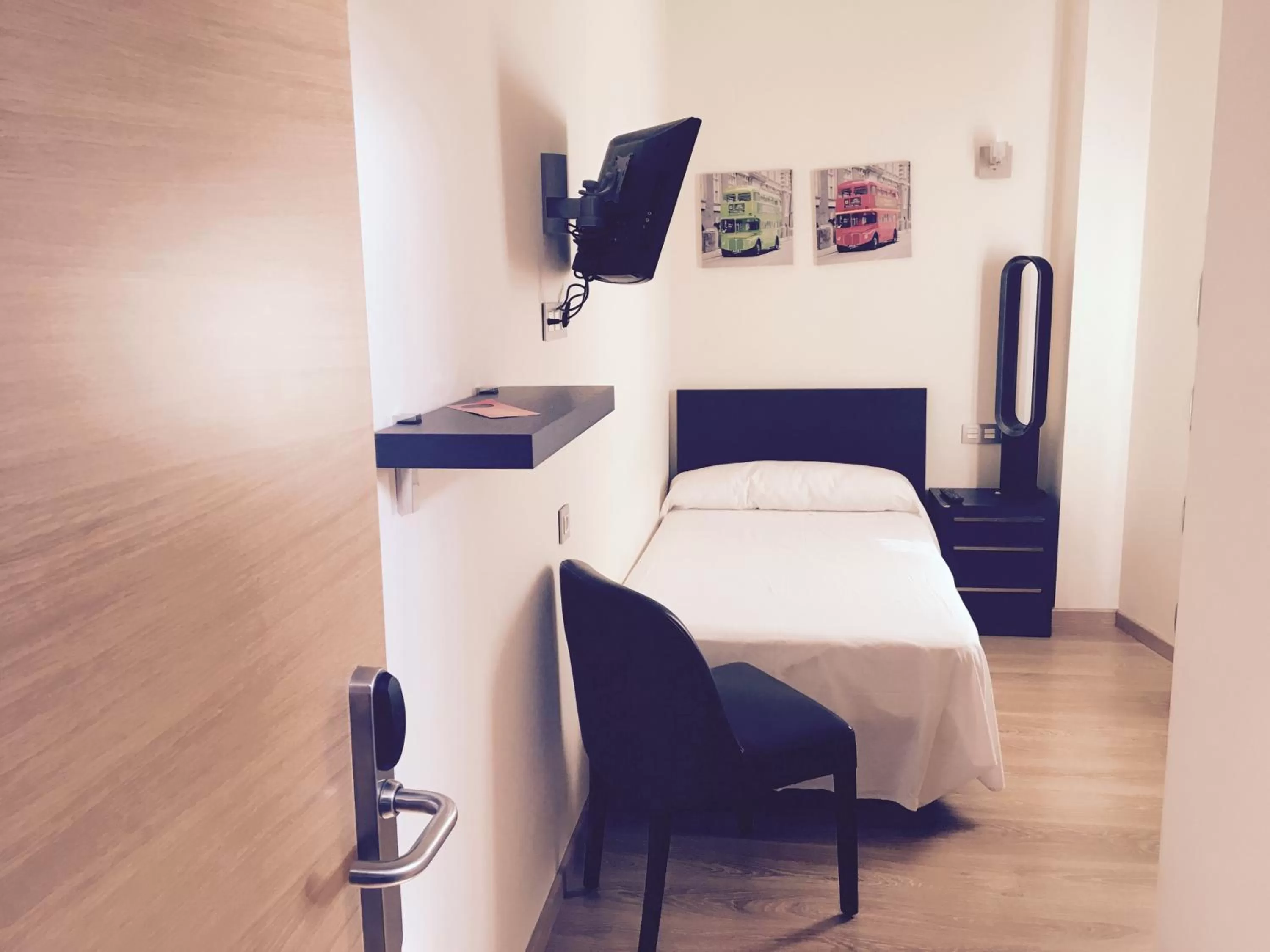 Photo of the whole room, Bed in Torrecobijo