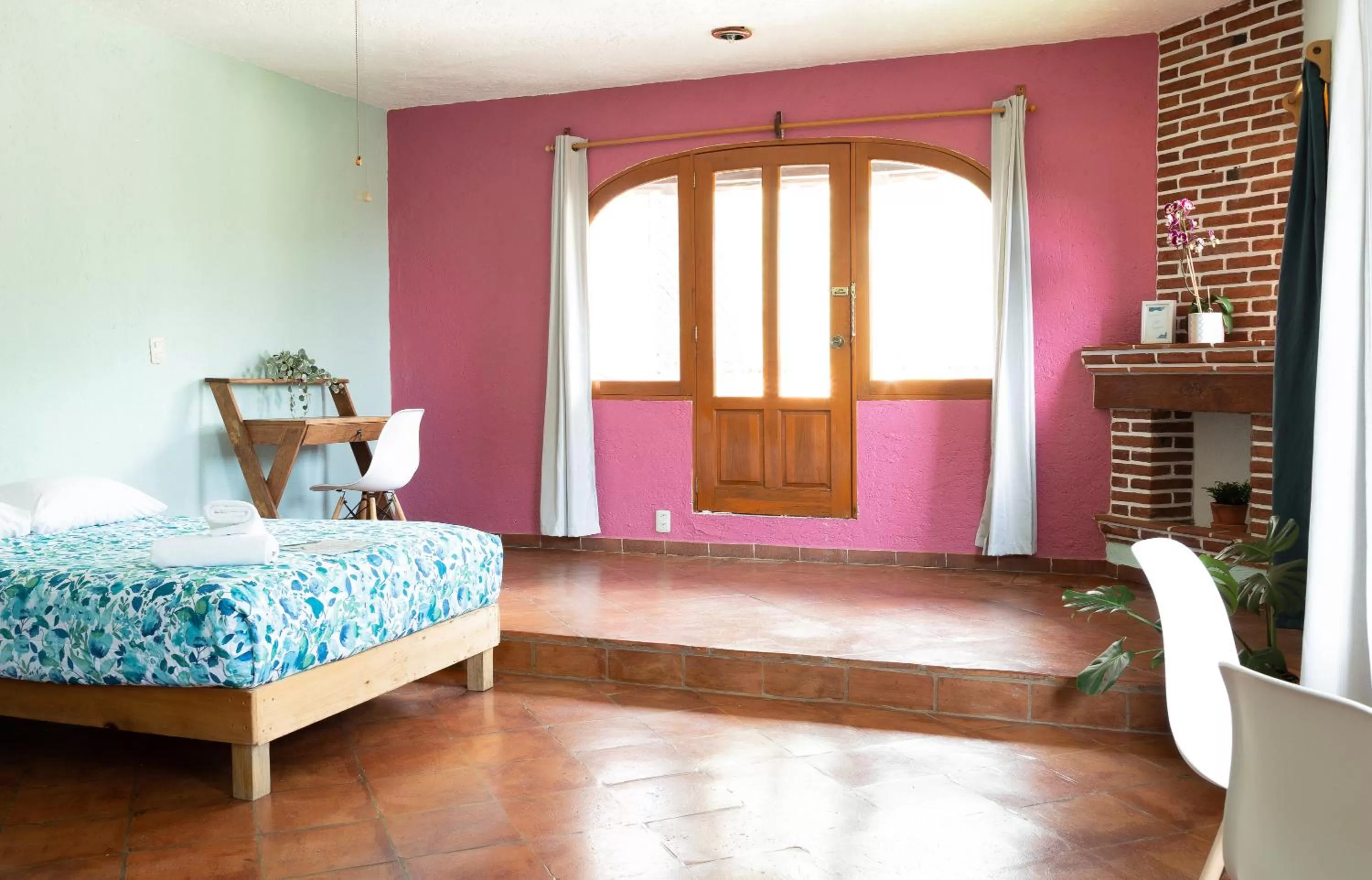 Photo of the whole room, Bed in Colibrí Turquesa