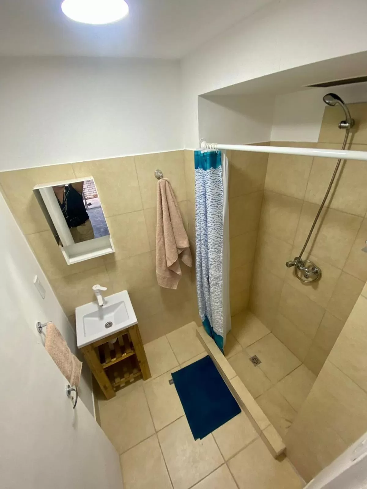 Shower, Bathroom in Habitaciones en Casa con piscina en Palermo Soho!