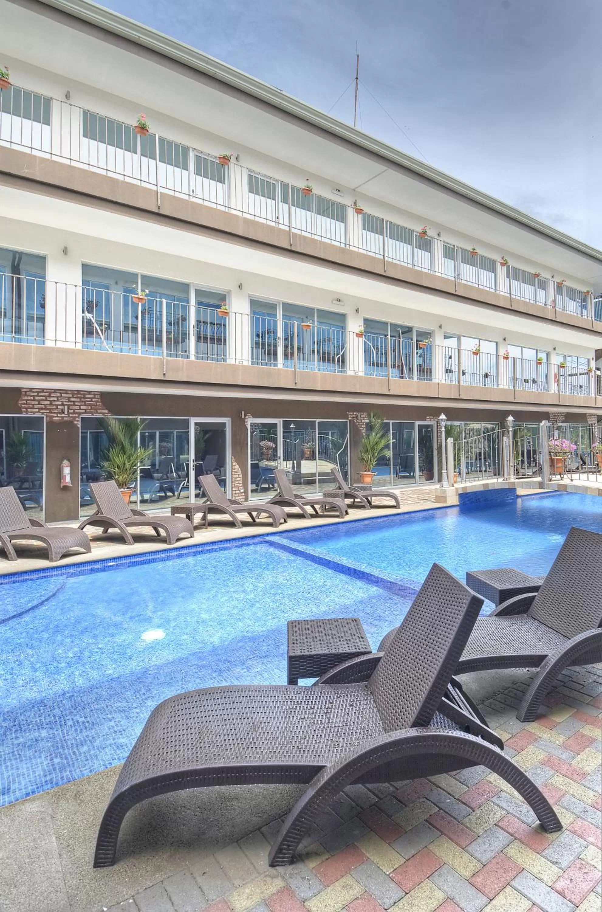 Swimming pool in Beachfront Hotel Tramonto