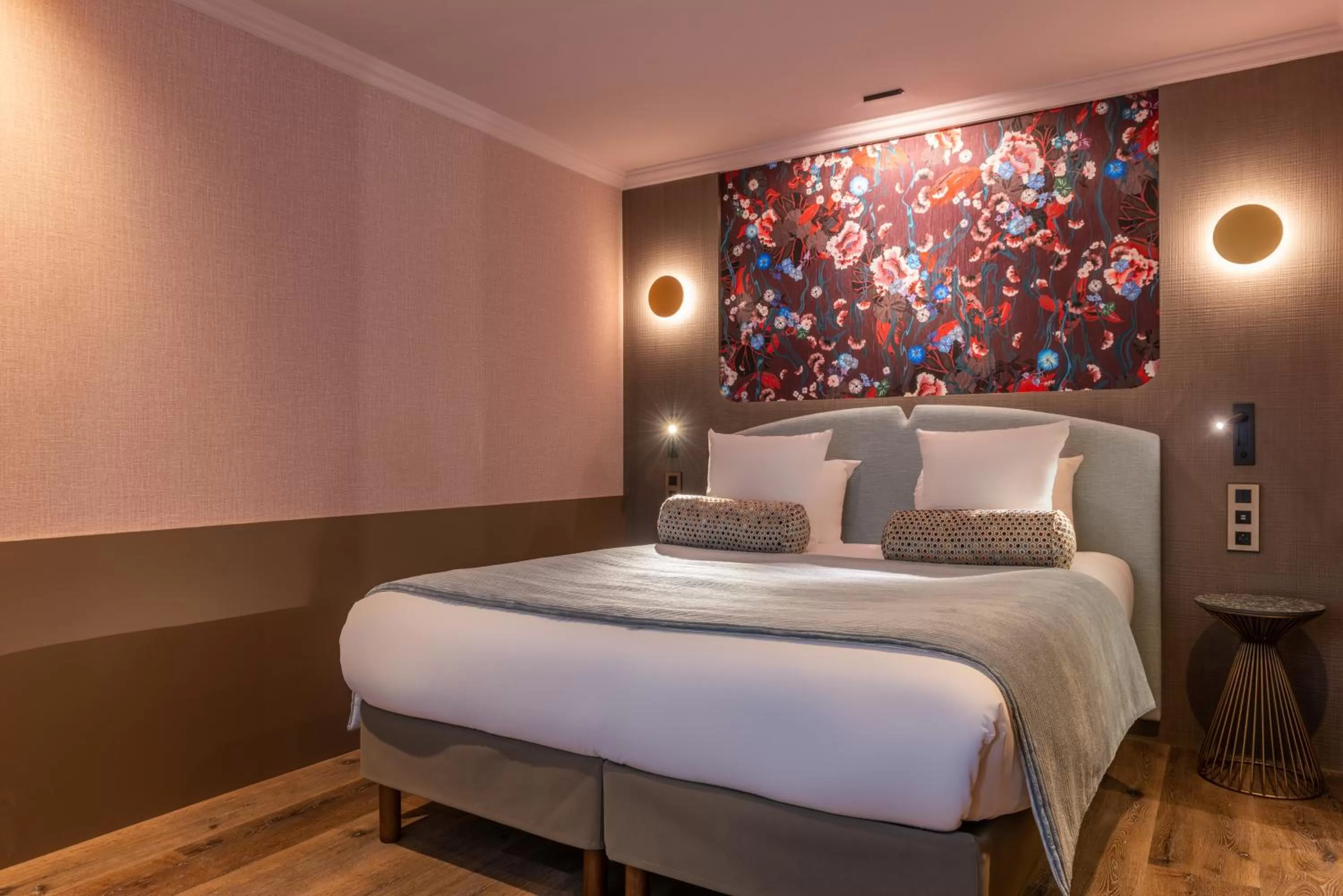 Bed in Maison Axel Opéra Paris