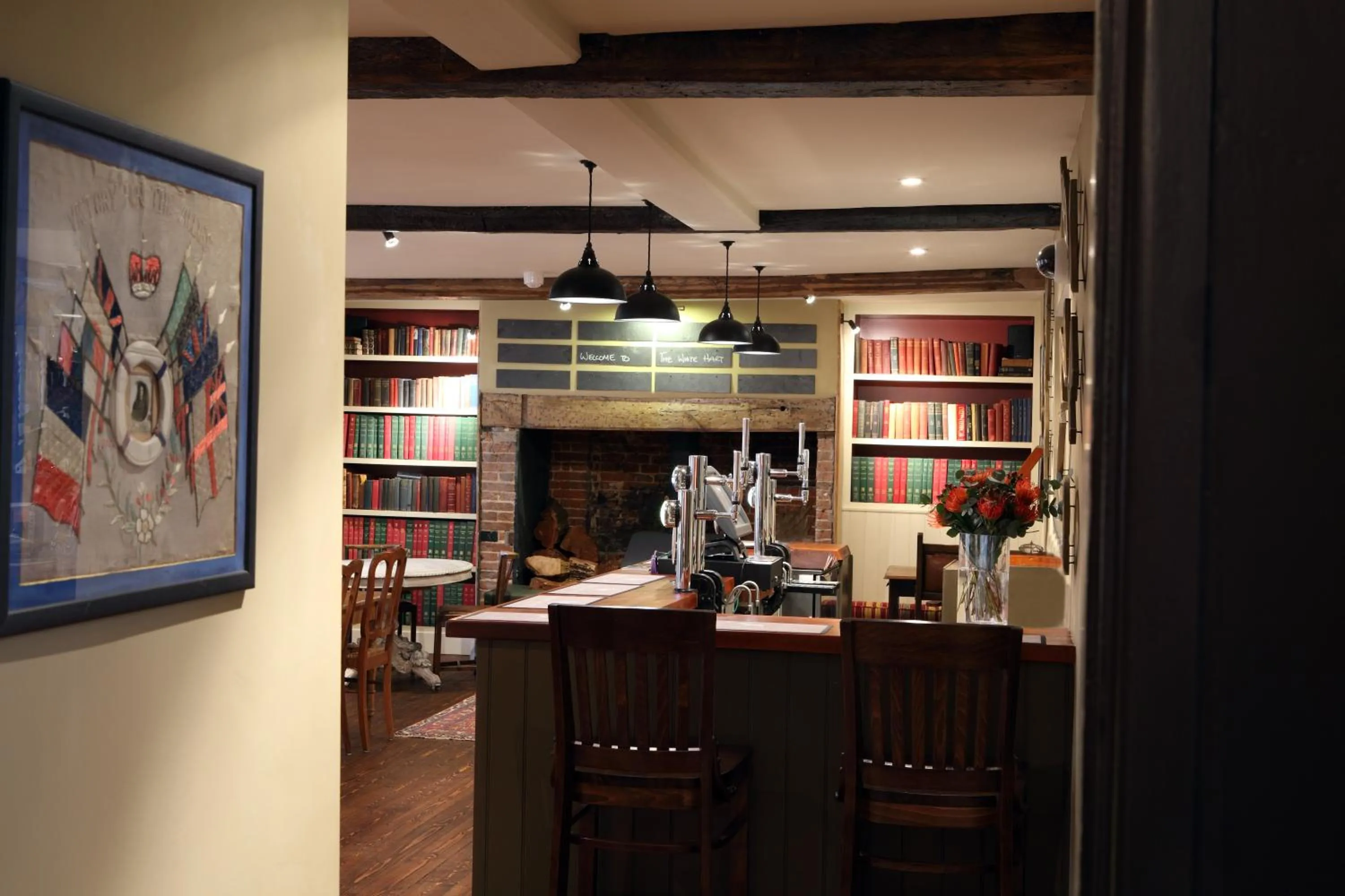 Restaurant/places to eat in The White Hart Hotel