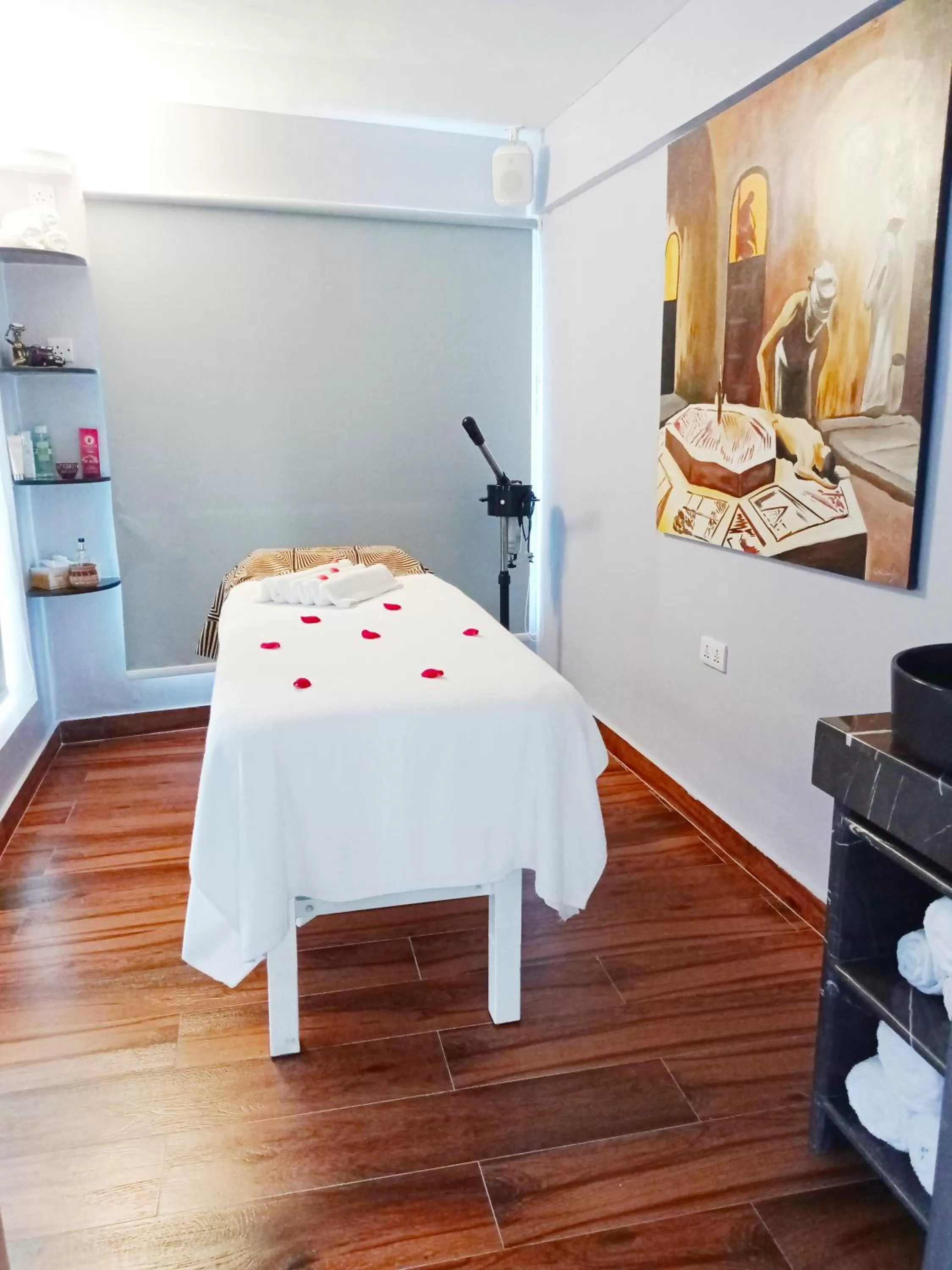 Massage in Holiday Inn Dar Es Salaam by IHG