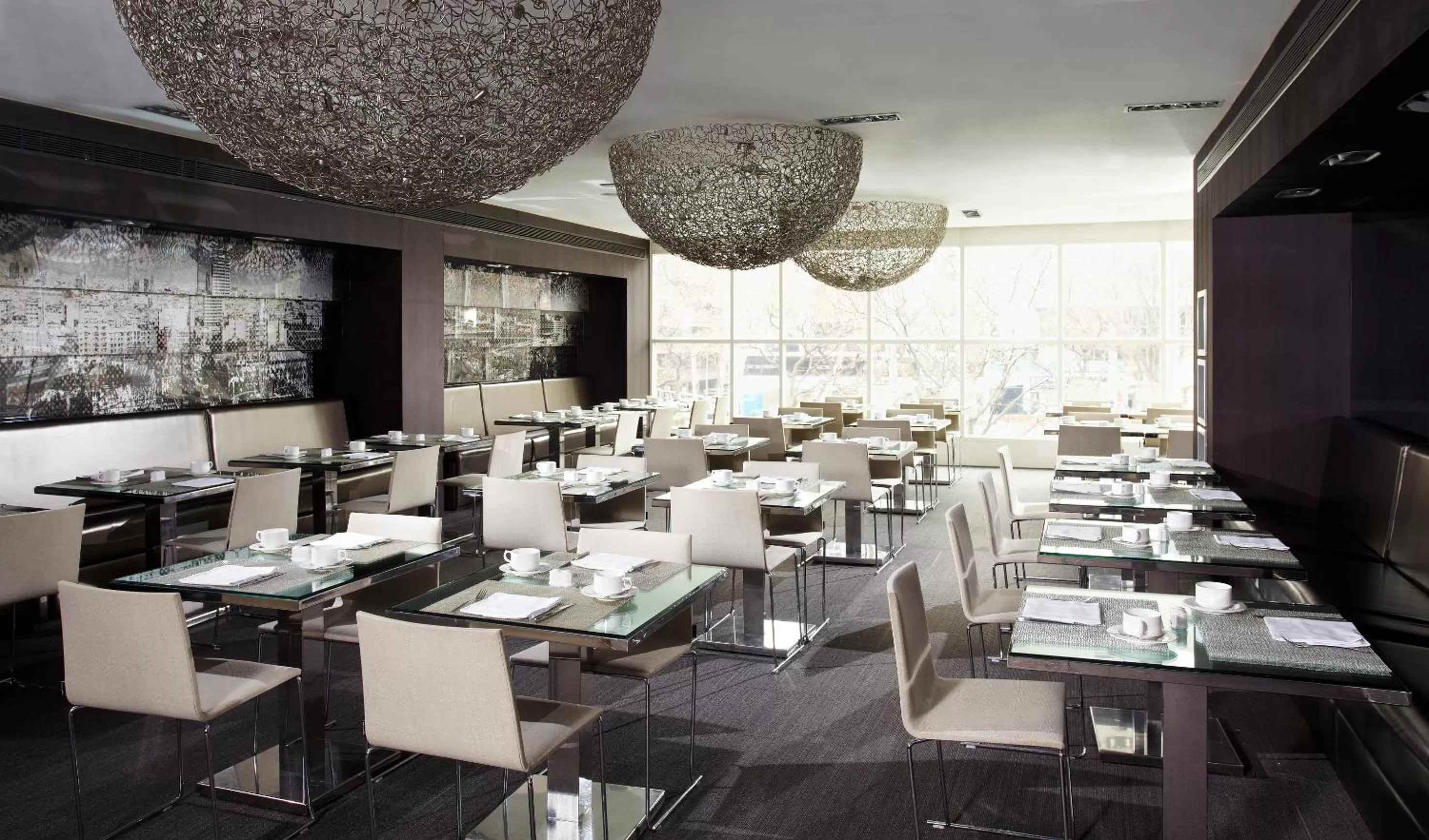 Restaurant/places to eat in Melia Barcelona Sarriá