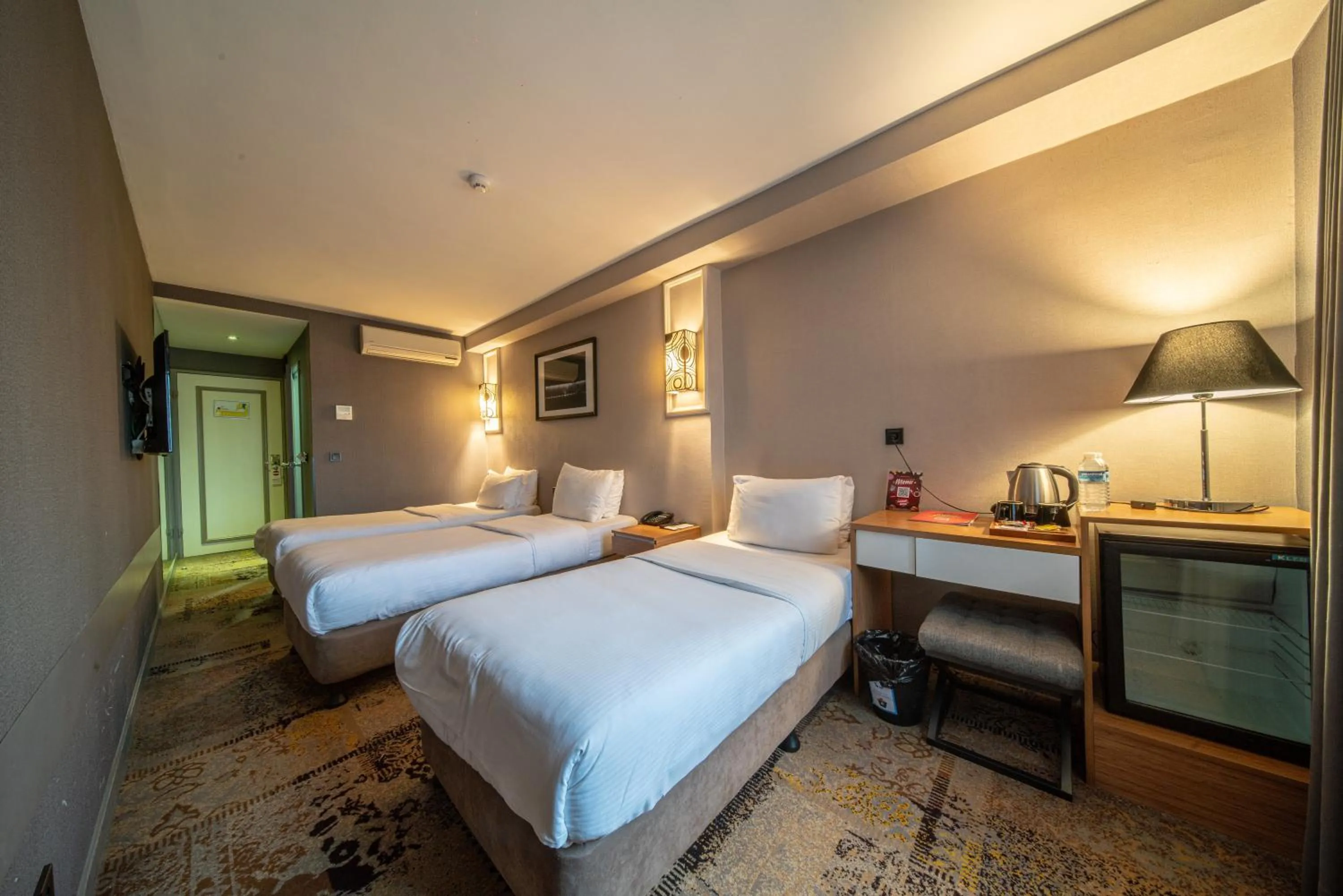 TV and multimedia, Bed in All Seasons Hotel