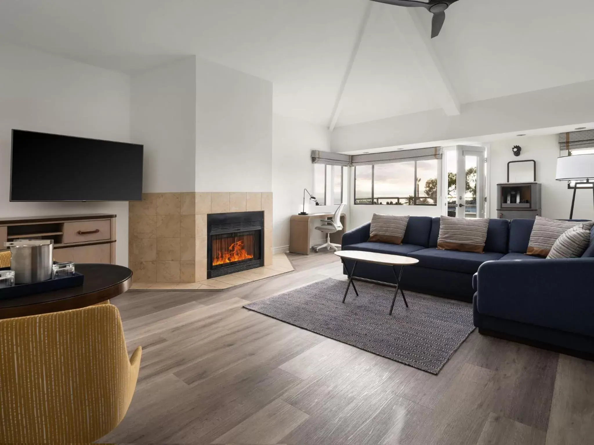 King Suite - Non-Smoking in Hotel Indigo San Diego Del Mar by IHG King Suite - Non-Smoking in Hotel Indigo San Diego Del Mar by IHG