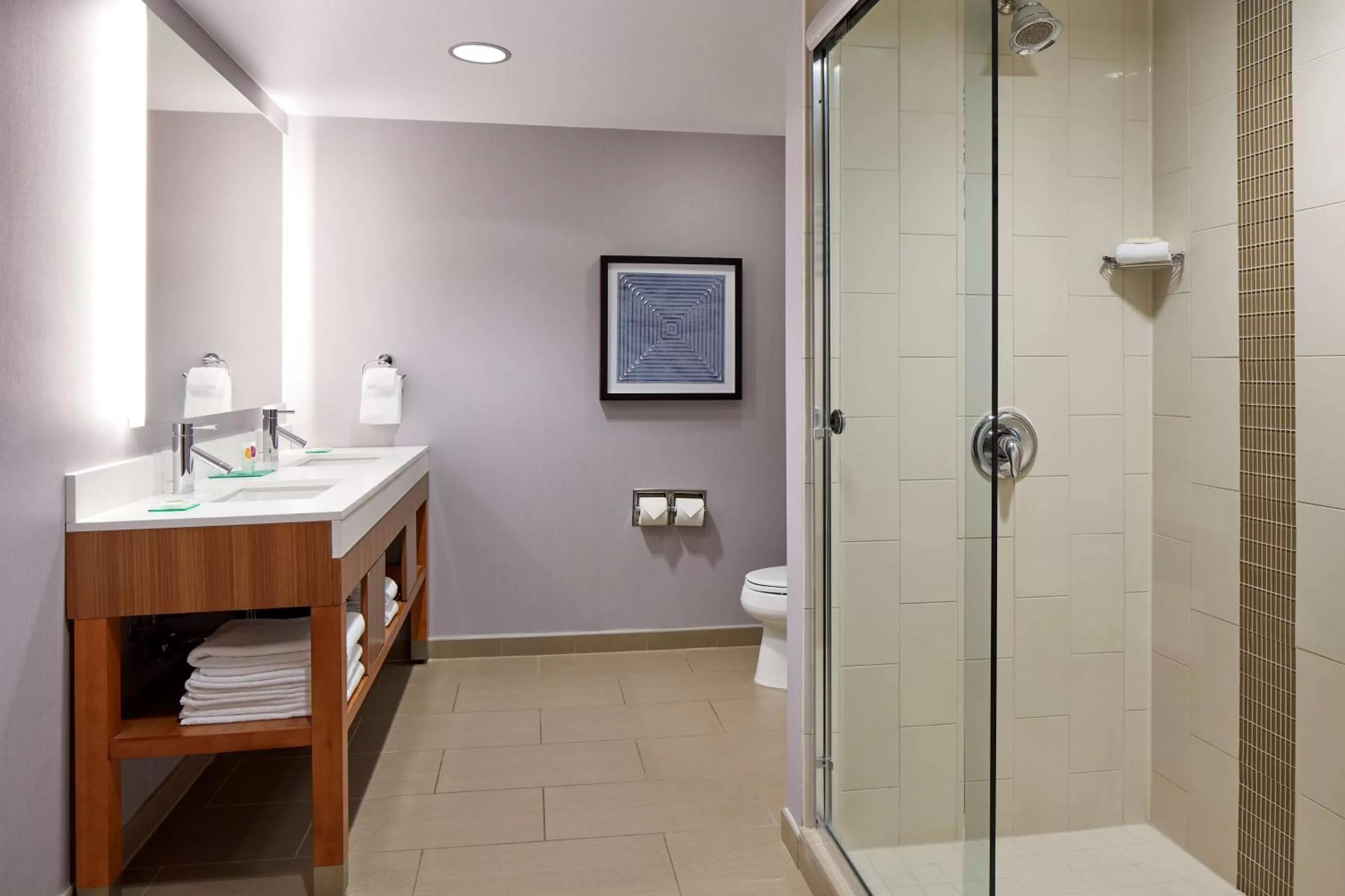 Bathroom in Hyatt Place Los Angeles / LAX / El Segundo