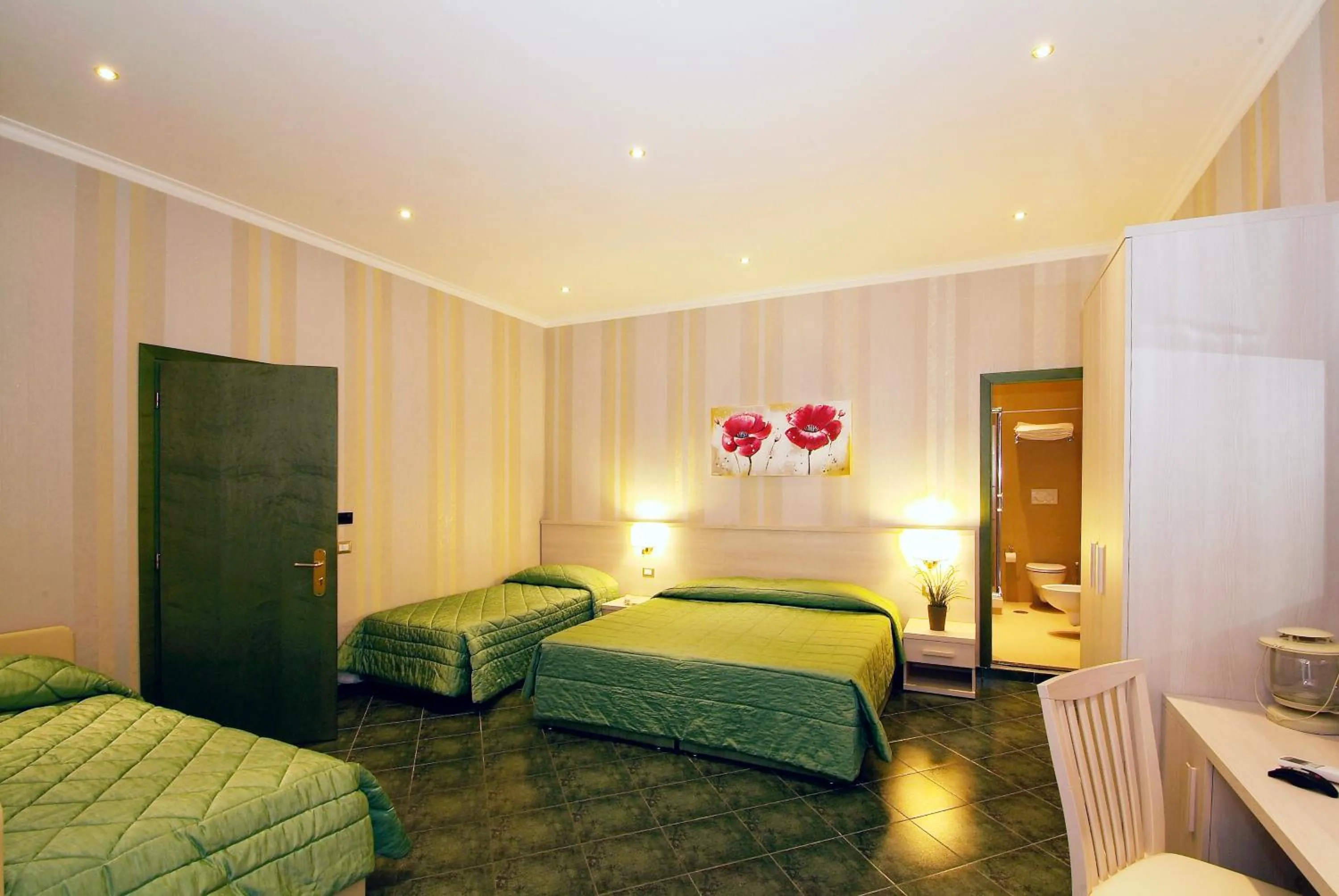 Photo of the whole room, Bed in Hotel Argentina