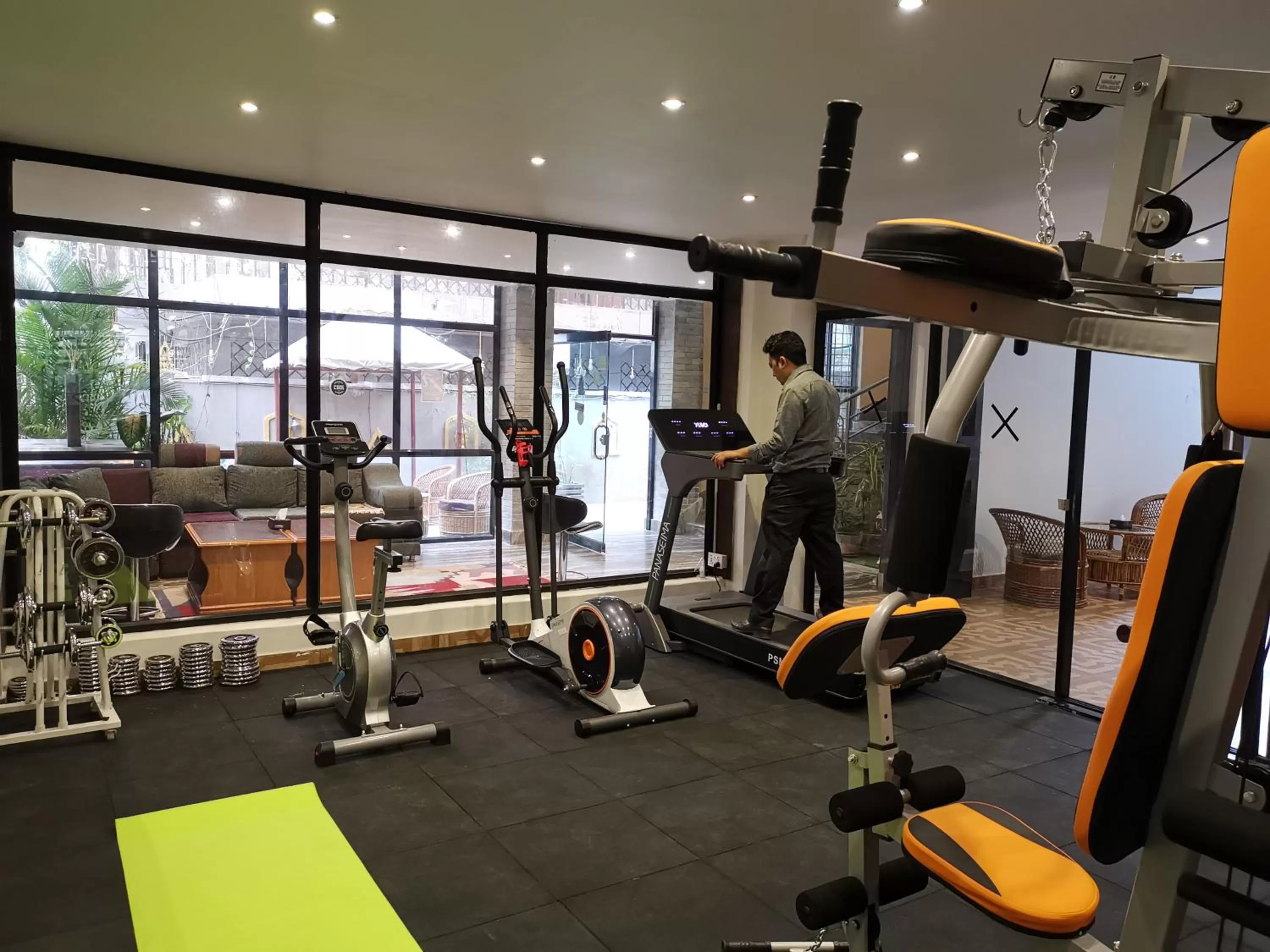 Fitness centre/facilities in Hotel Middle Path & Spa