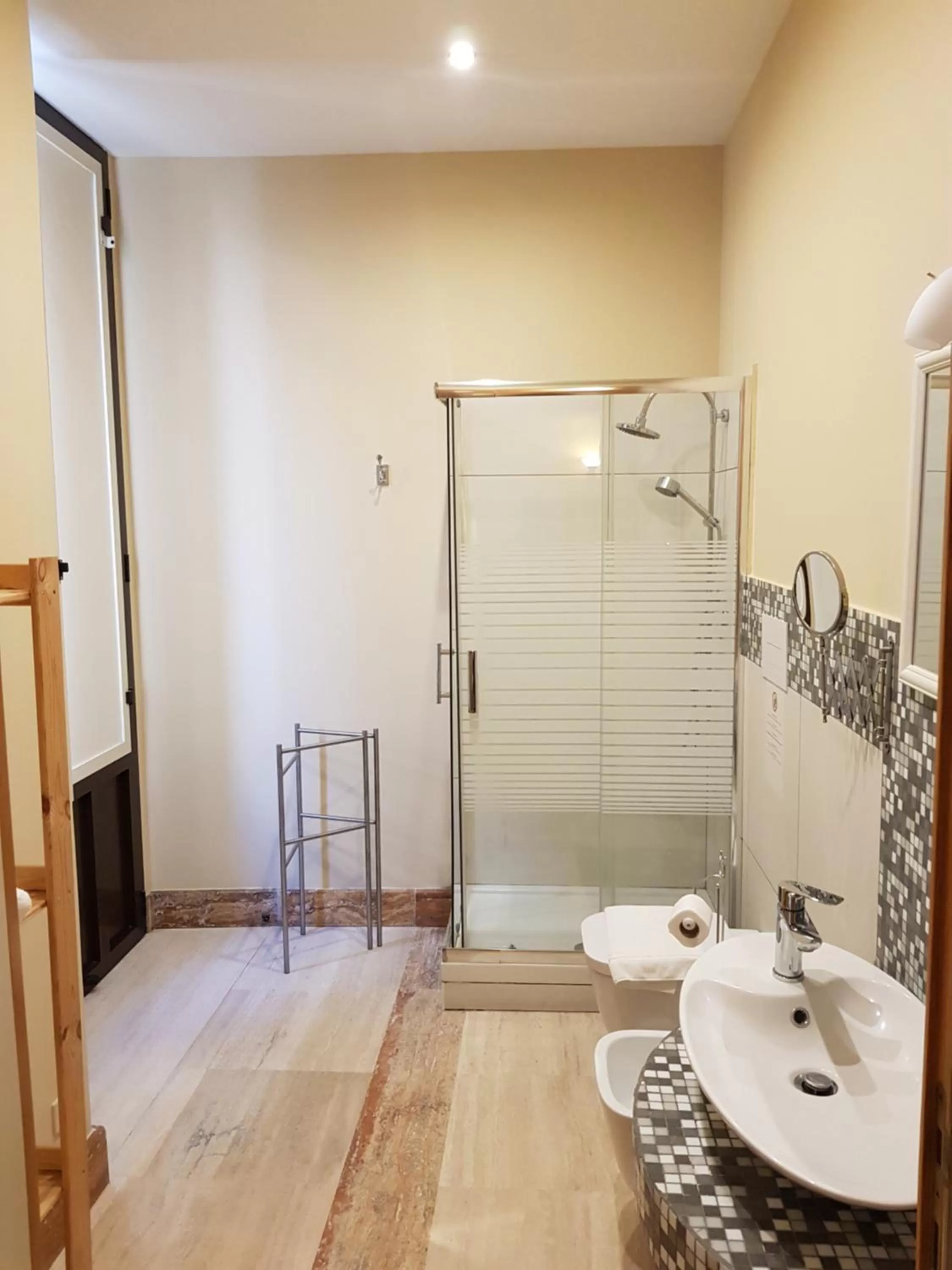 Shower in B&B Sicily Luxury