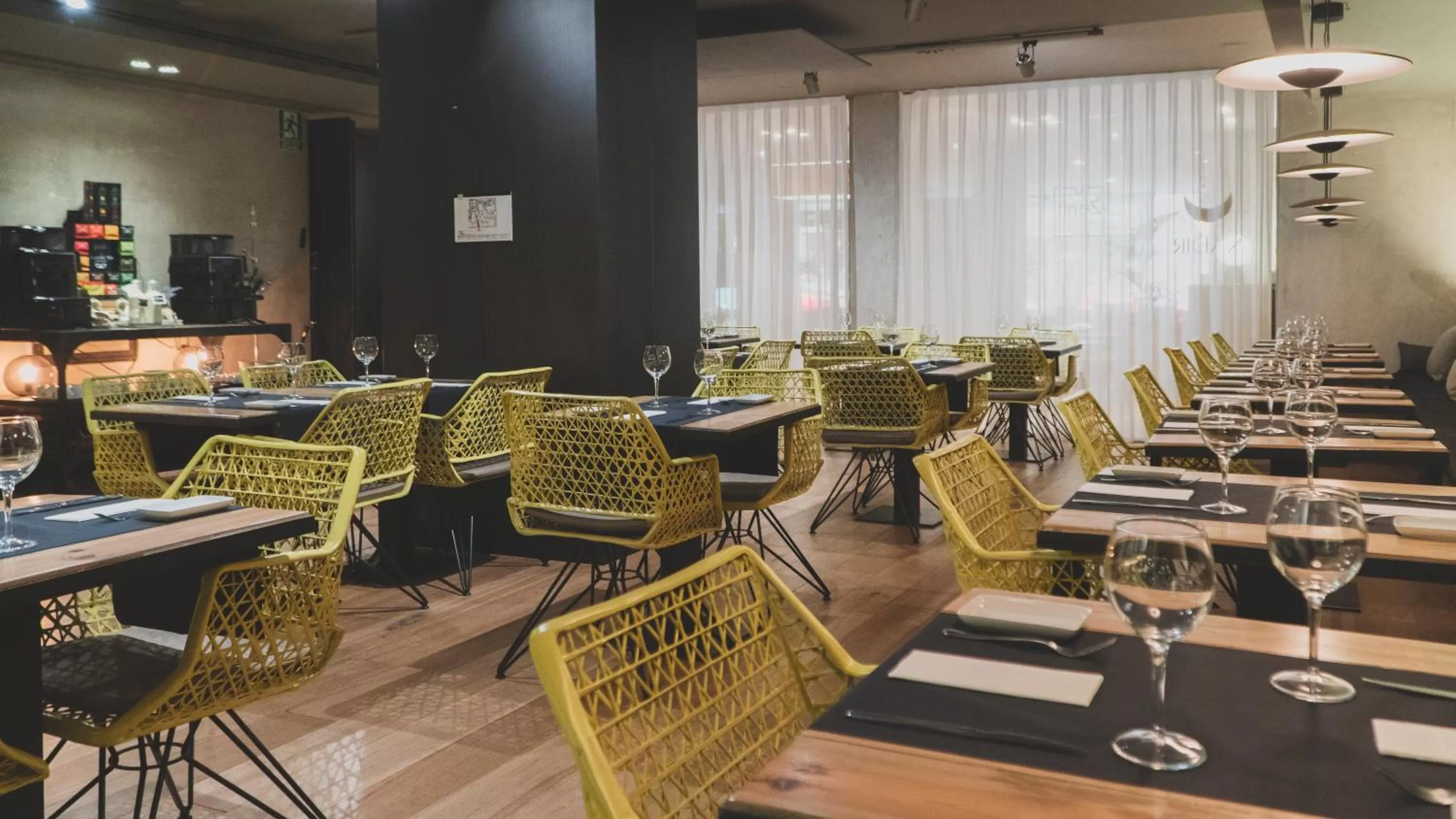 Restaurant/places to eat in Zenit Abeba