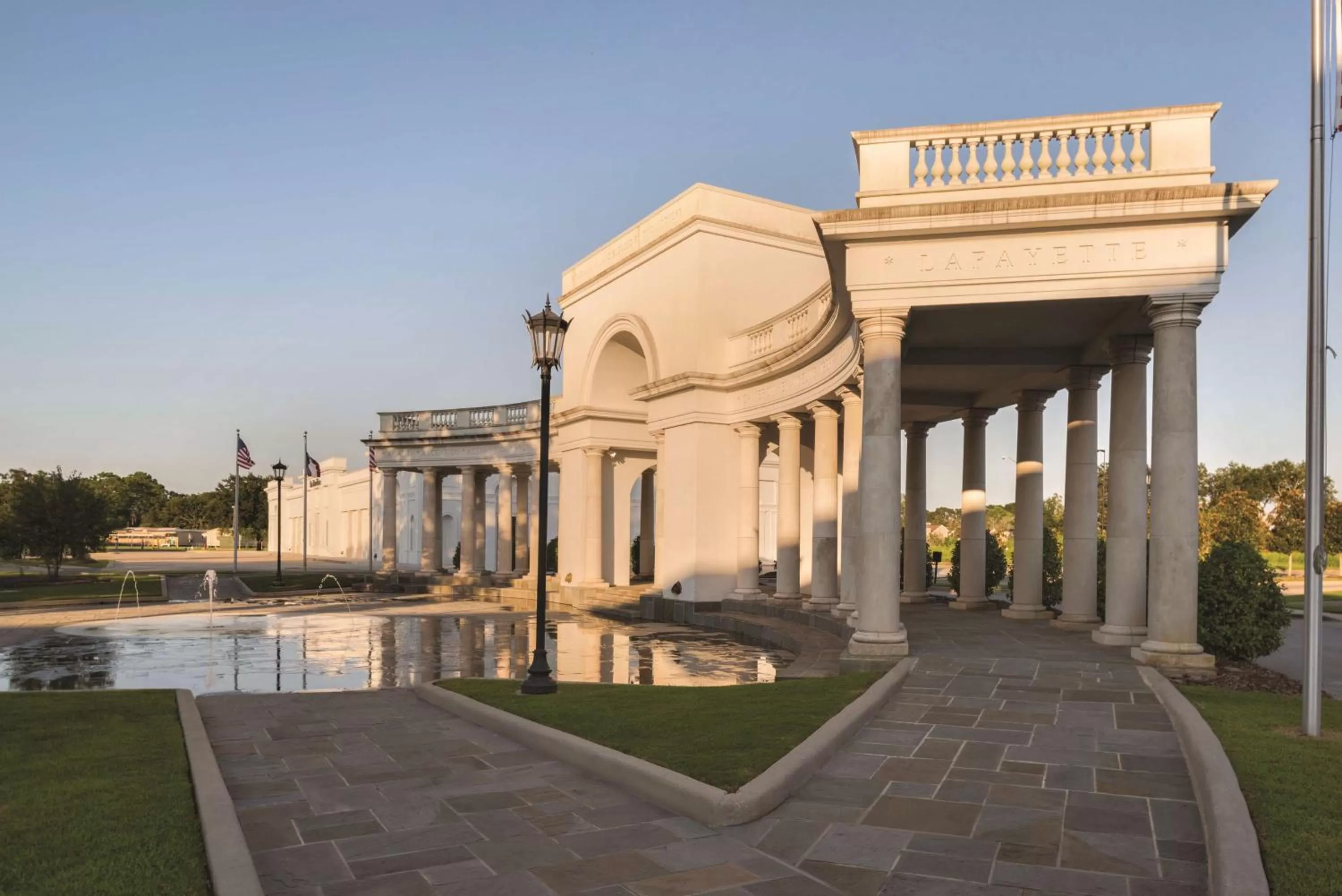 Property building in Home2 Suites by Hilton Parc Lafayette