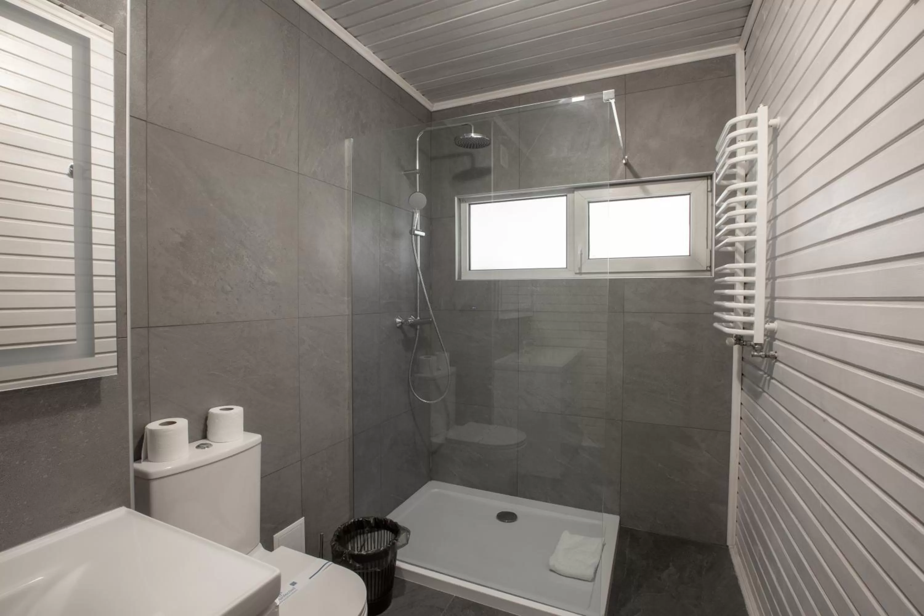 Shower in Wellland Hotel