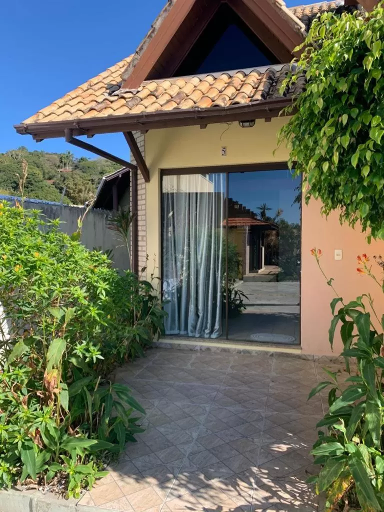 Facade/entrance in Pousada Bangalôs Da Mole - Florianópolis