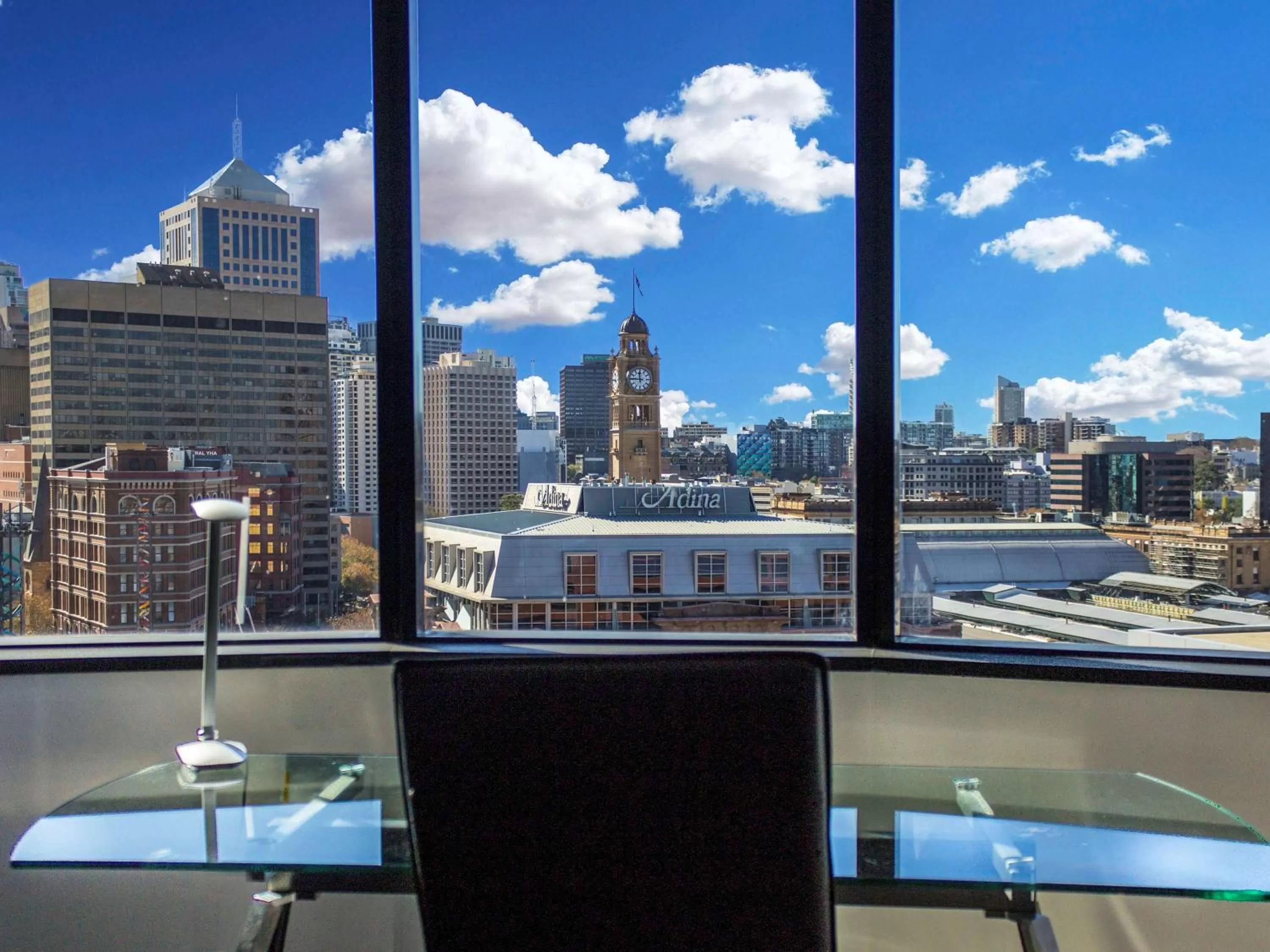 Photo of the whole room in Mercure Sydney
