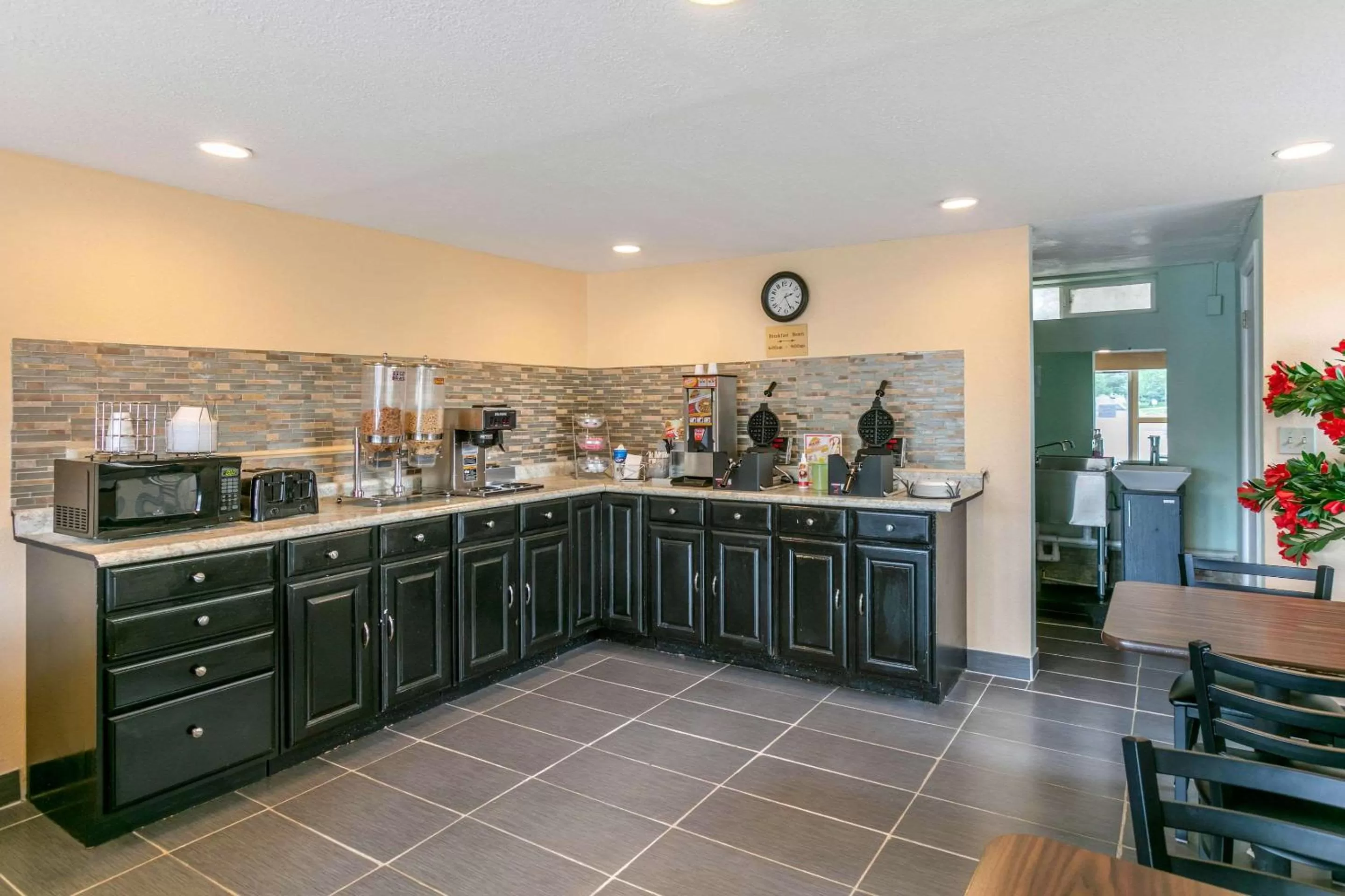 Restaurant/places to eat in Rodeway Inn Rawlins