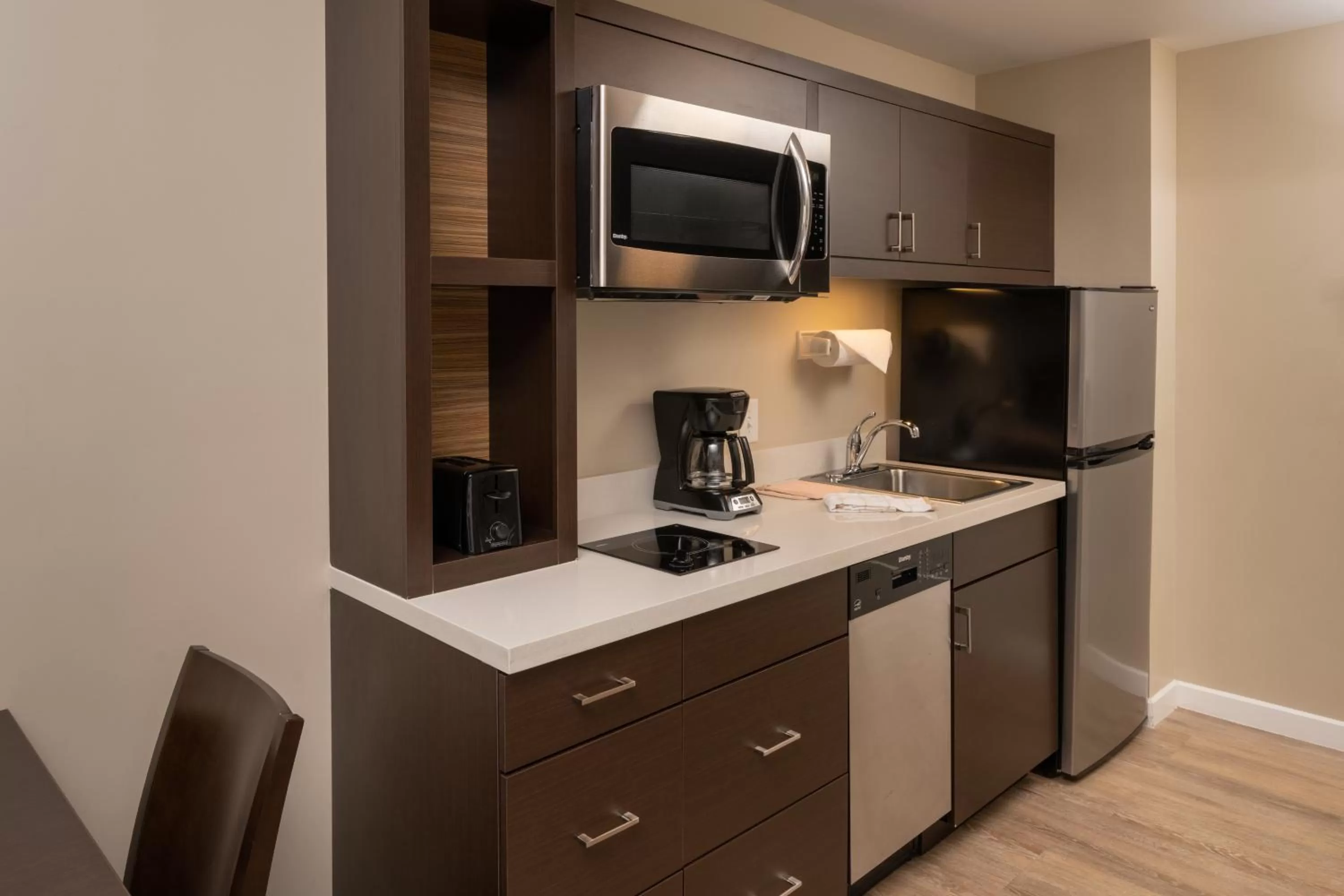 Kitchen or kitchenette in TownePlace Suites Miami Kendall West