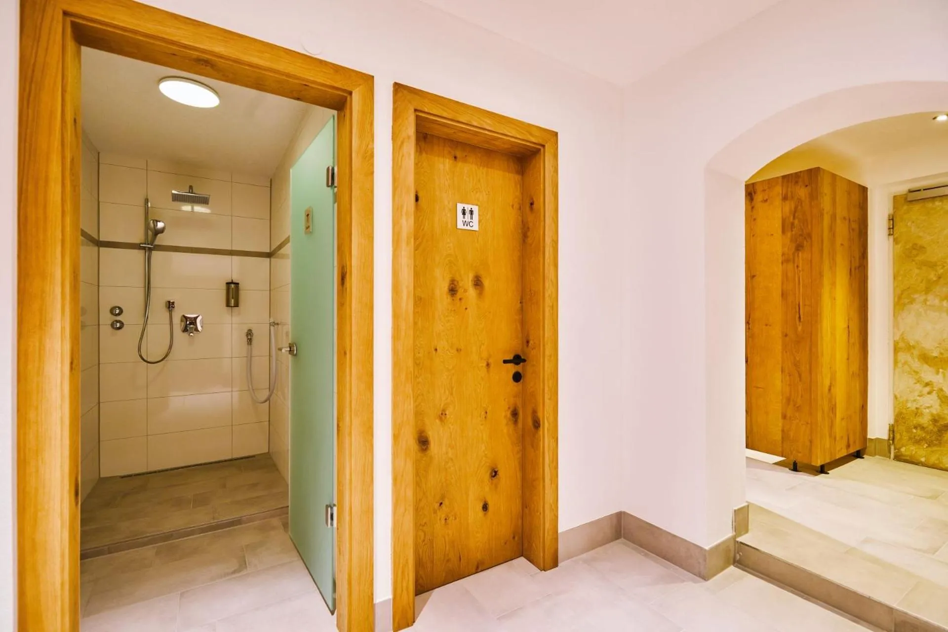 Shower in Hotel Rupertihof