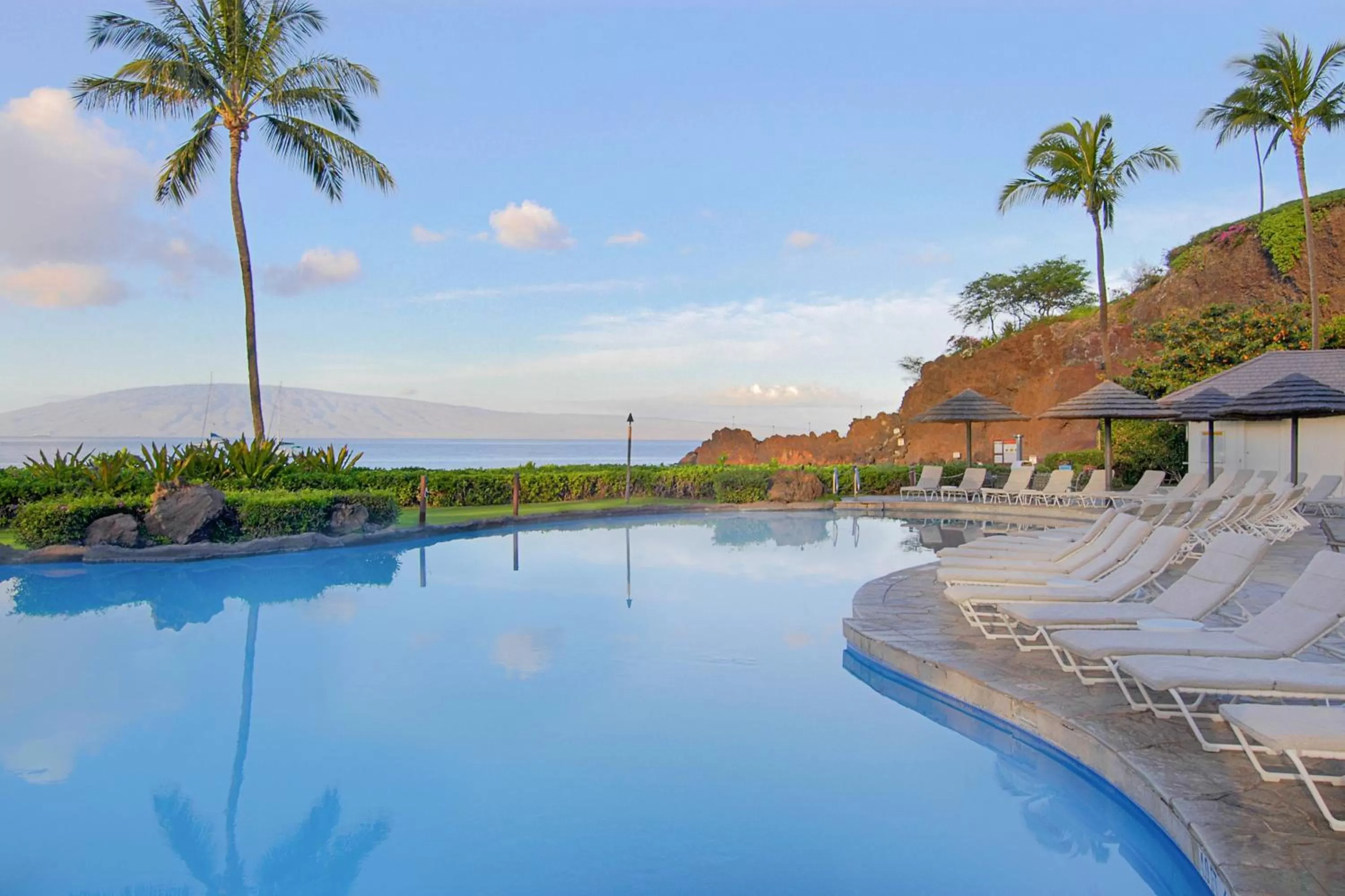 Swimming pool in Sheraton Maui Resort & Spa