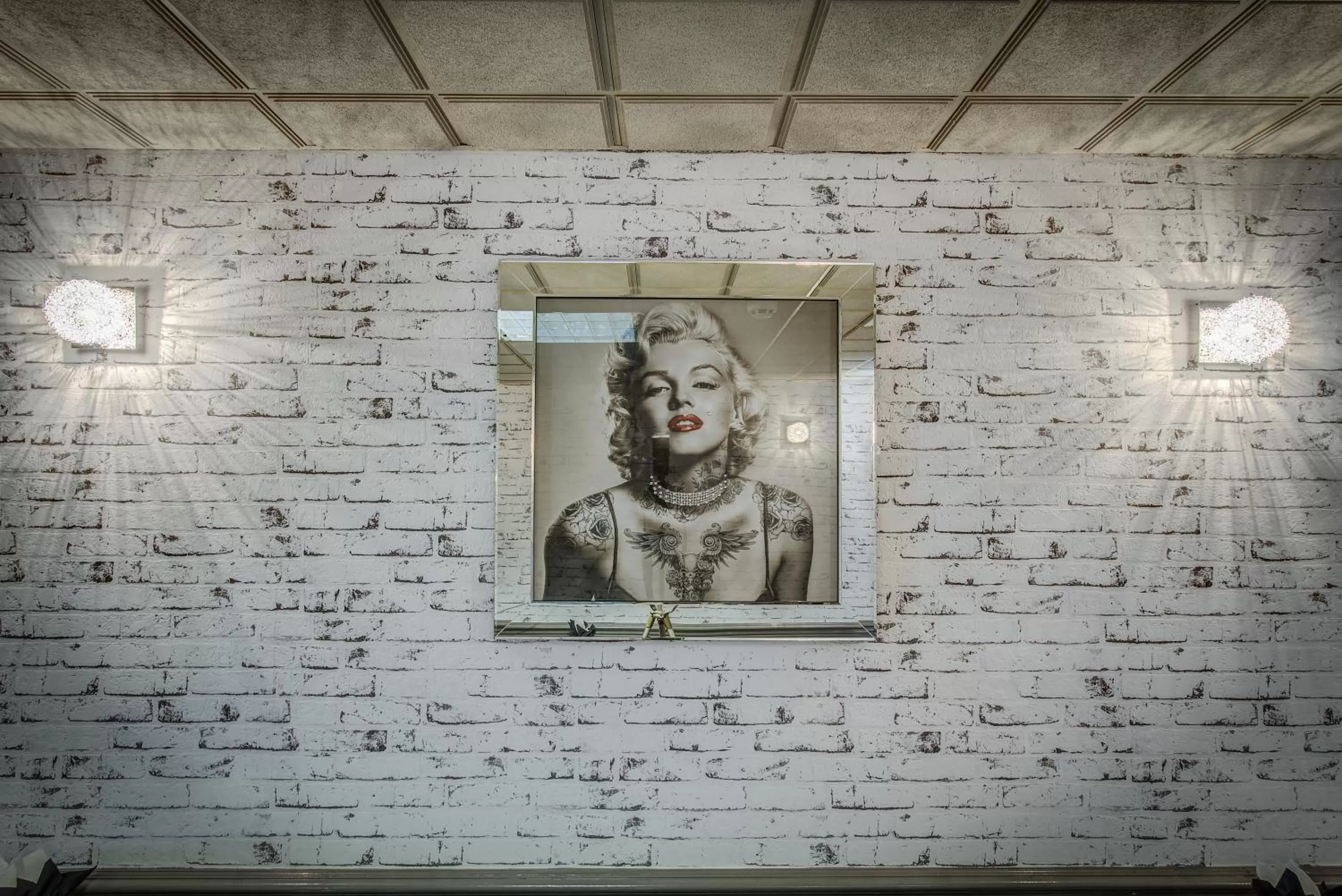 Restaurant/places to eat, Facade/Entrance in The Sandringham Court Hotel & Sports Bar-Groups Welcome here-High Speed Wi-Fi