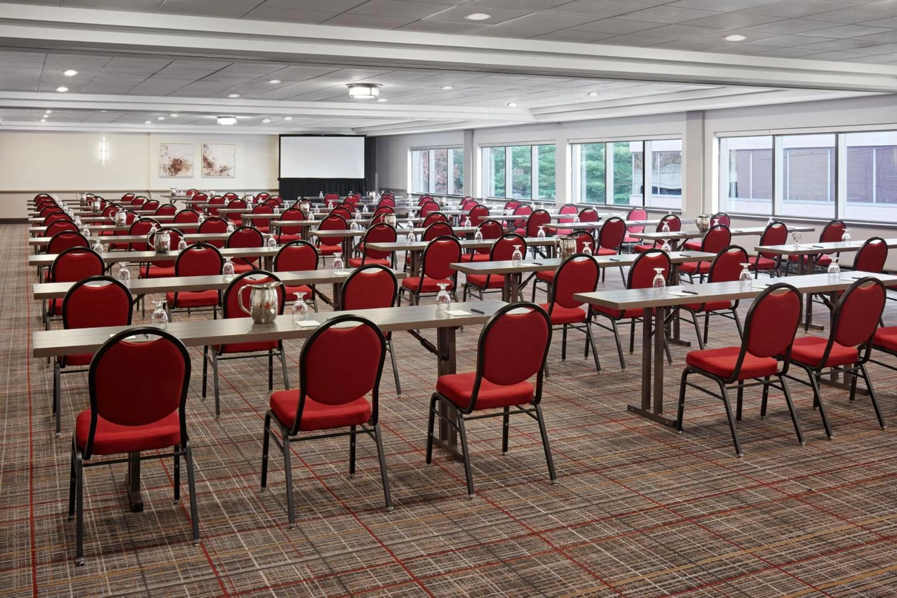 Meeting/conference room in Delta Hotels by Marriott Sherbrooke Conference Centre