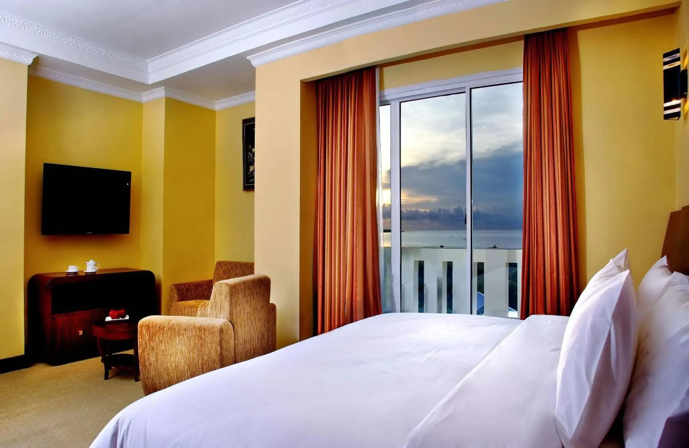 Deluxe Double or Twin Room with Ocean View in Aston Niu Manokwari Hotel & Conference Center Deluxe Double or Twin Room with Ocean View in Aston Niu Manokwari Hotel & Conference Center