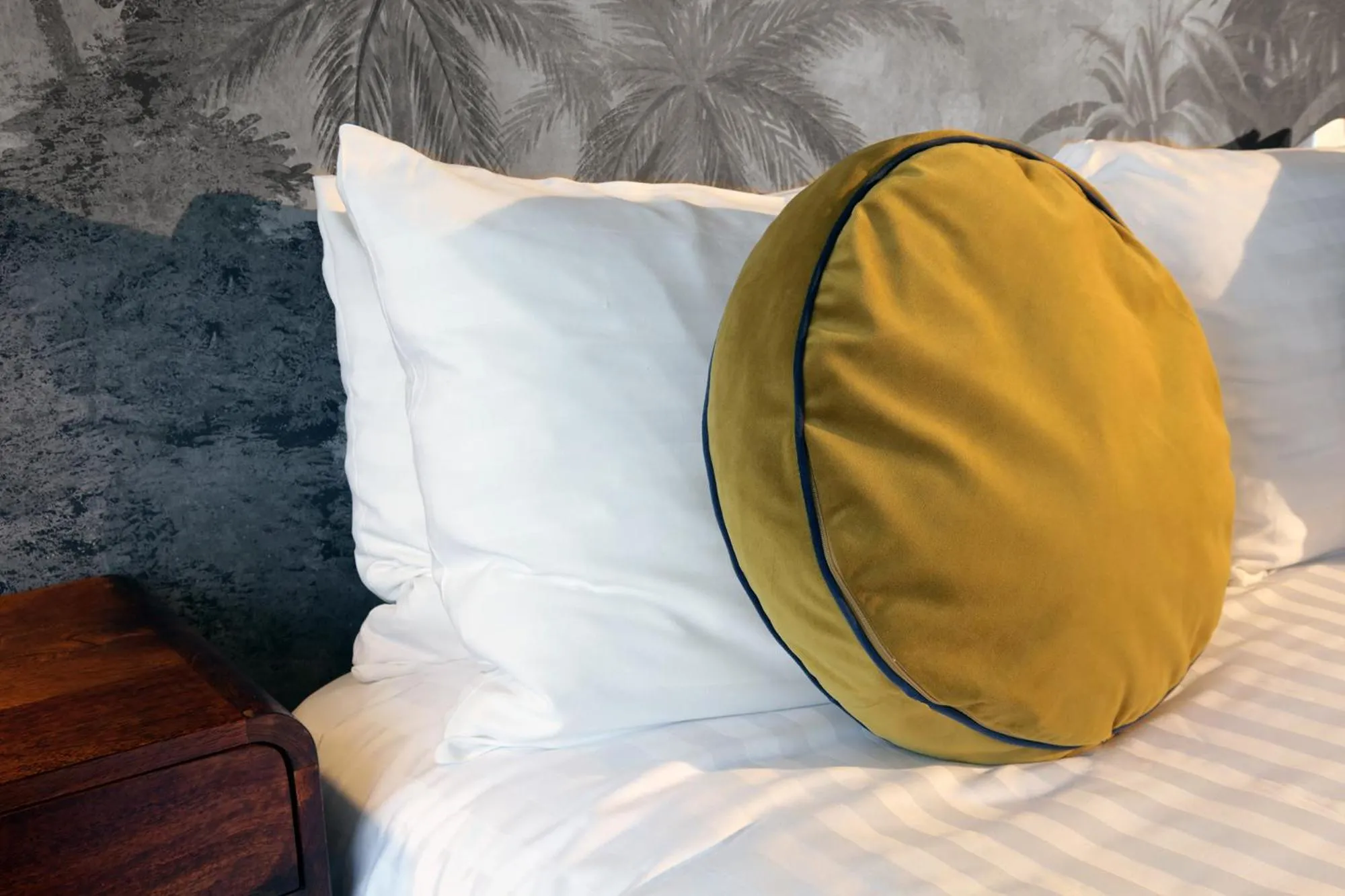 Bed in The Southern Belle