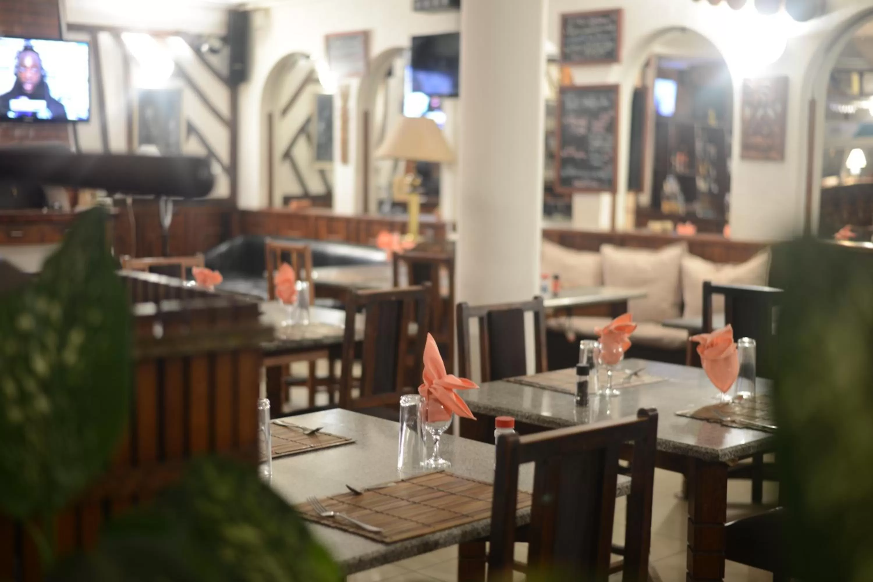 Restaurant/Places to Eat in Hotel Le Relais Normand