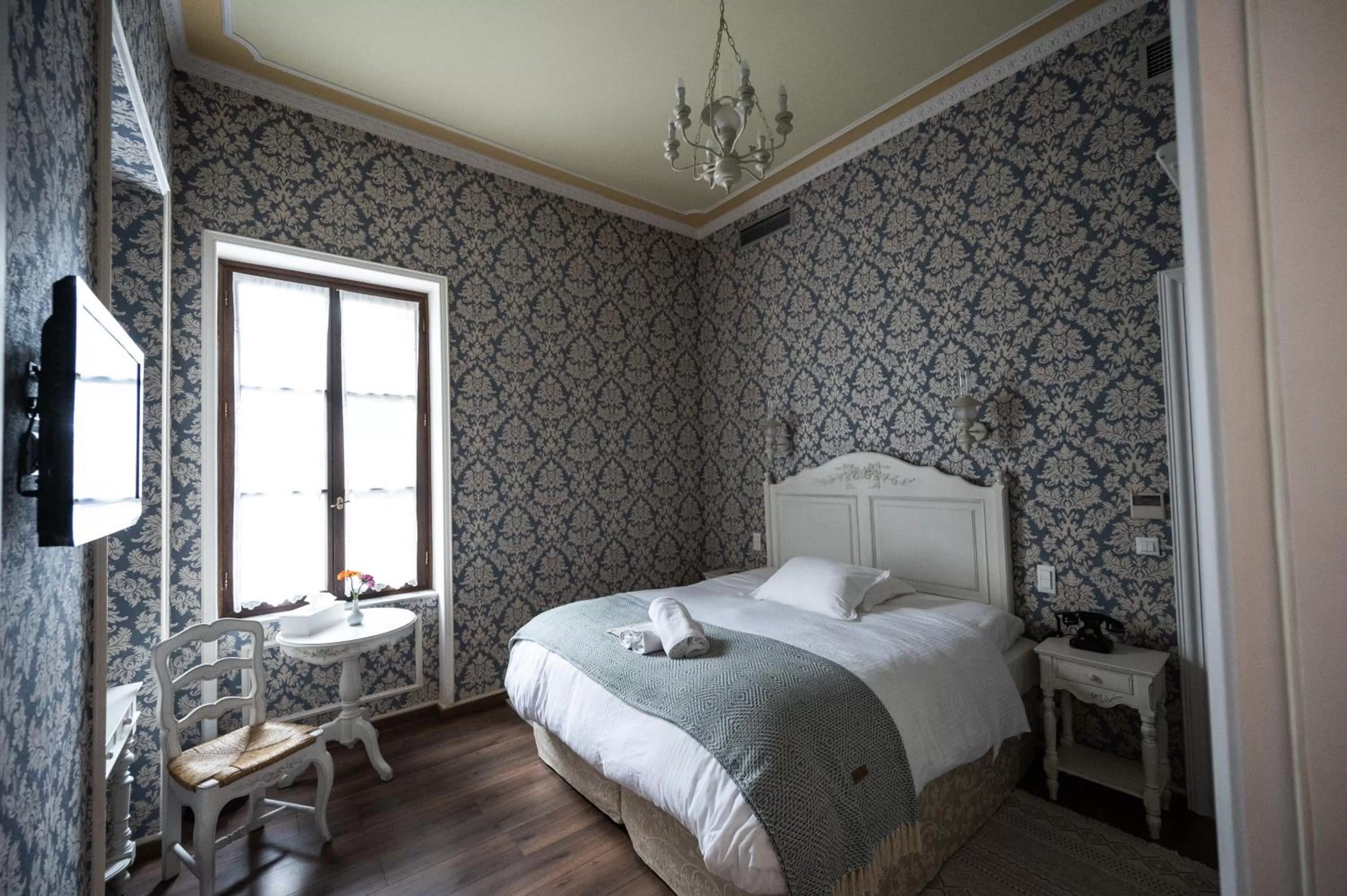 Photo of the whole room, Bed in Boutique Hotel Anagennisis