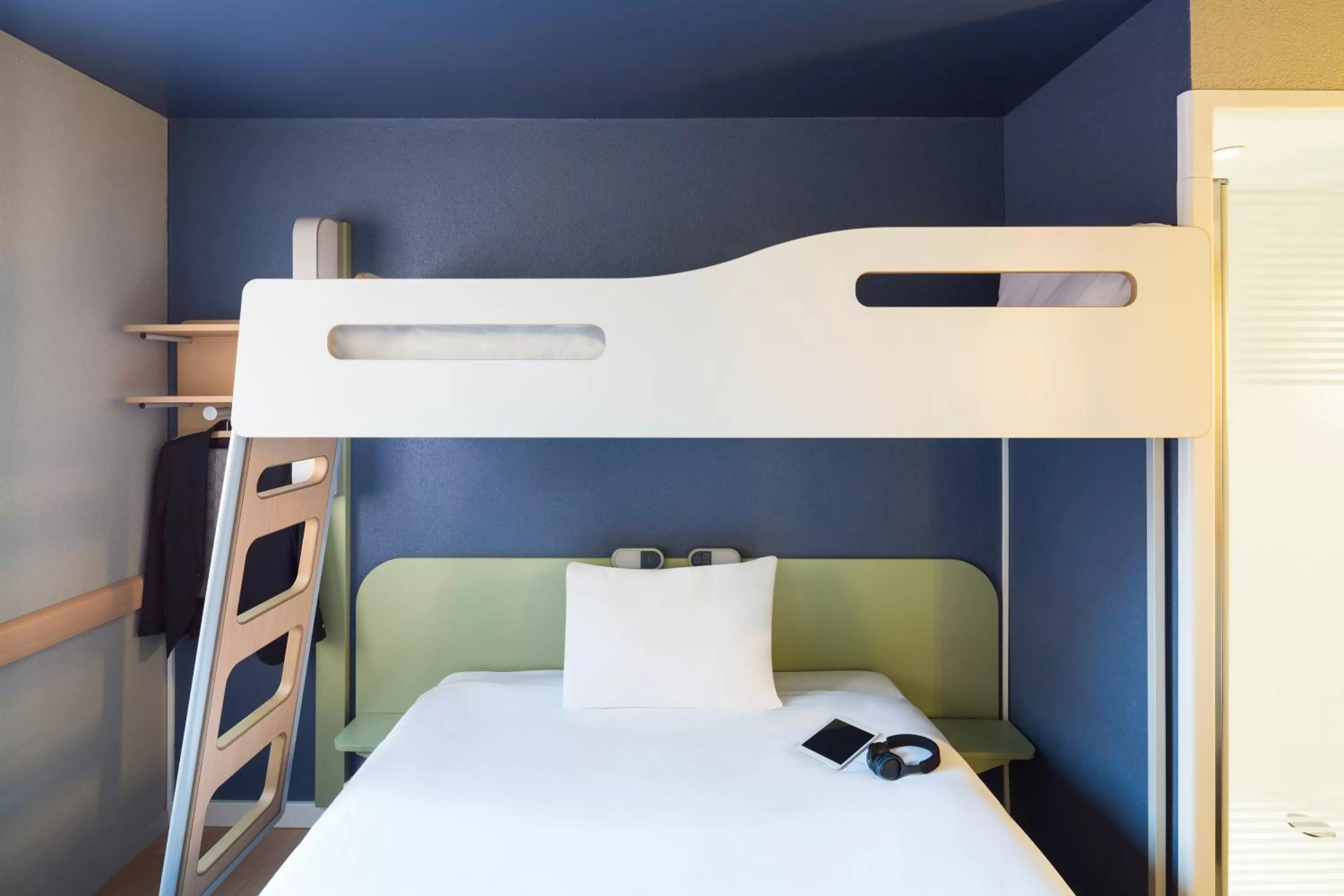 Bed in ibis budget Zurich Airport