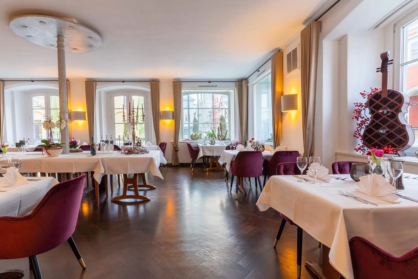 Restaurant/places to eat in Hotel Weisses Ross