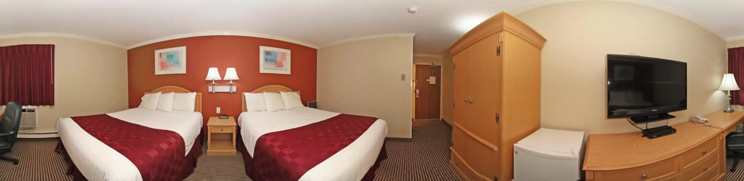 Photo of the whole room, Bed in Valley Inn Shakopee