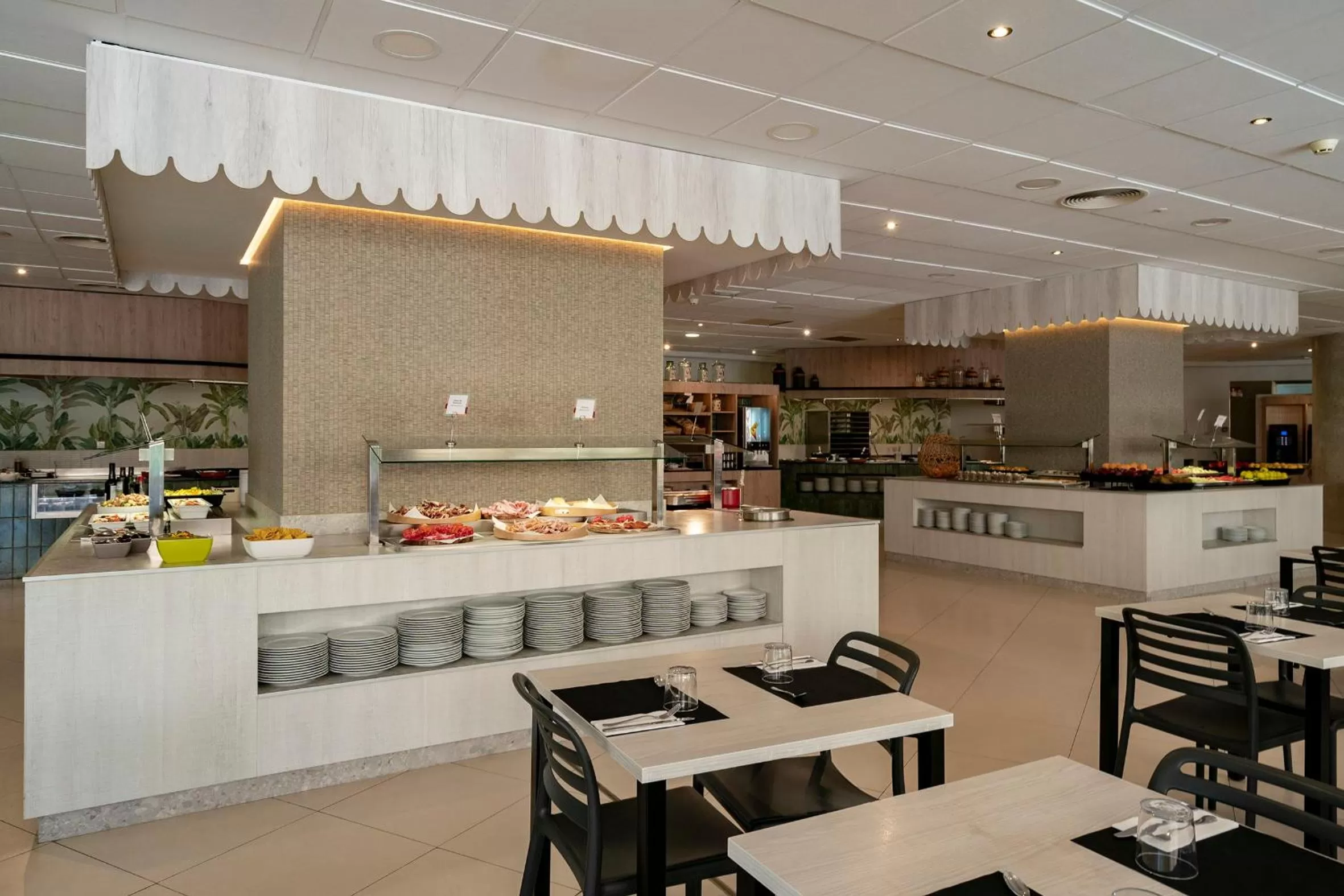 Restaurant/places to eat in Intelier Orange