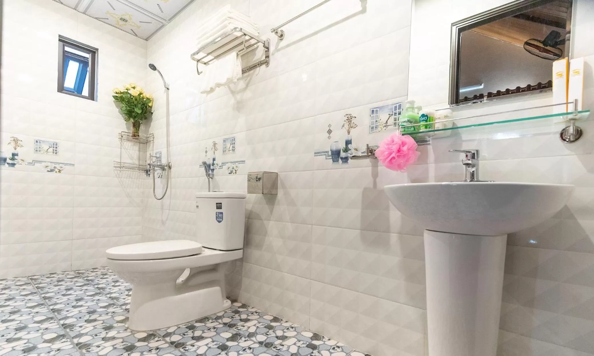 Shower in Tam Coc Minh Hung Homestay