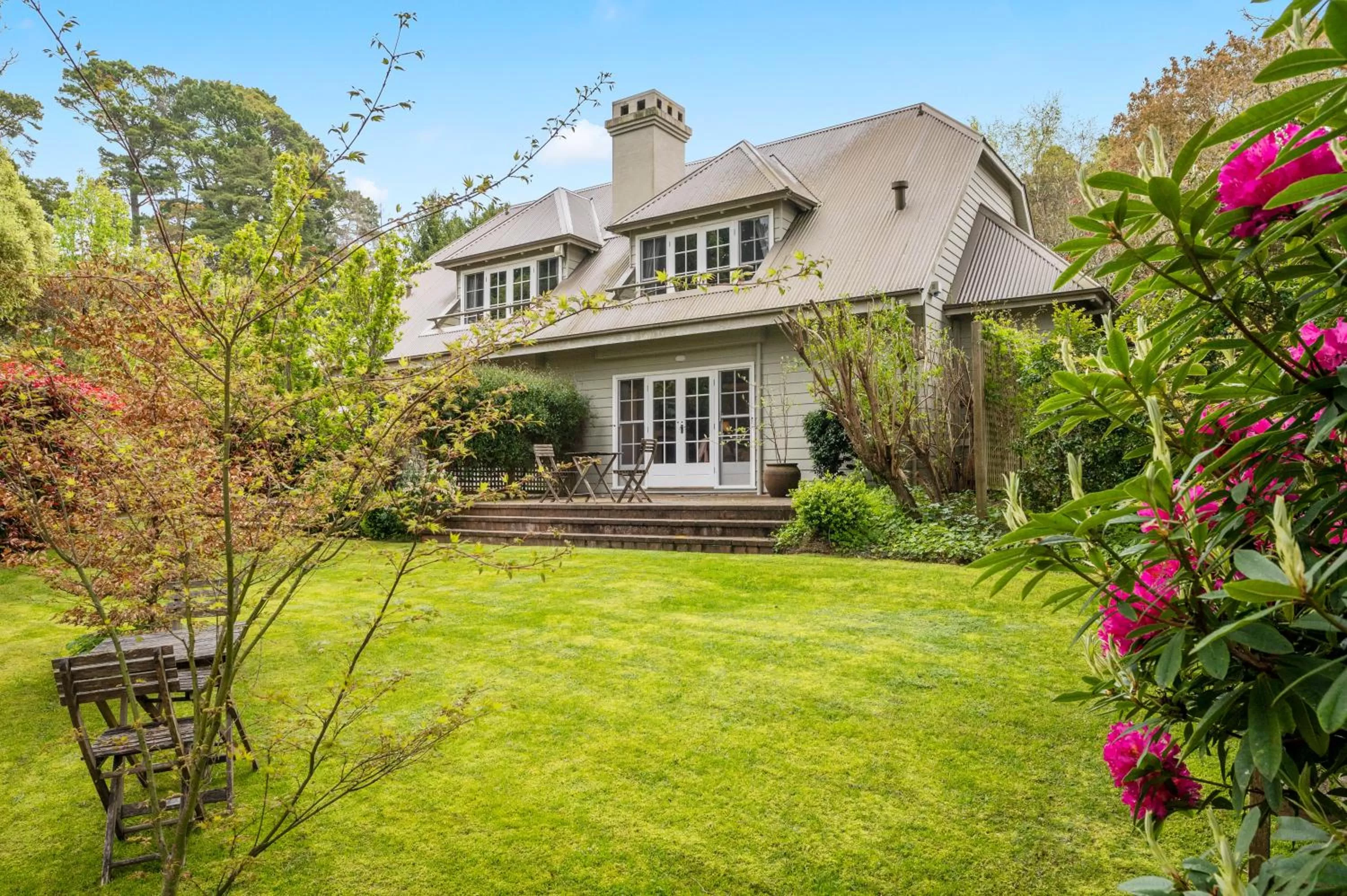 Property building in Parklands Country Gardens & Lodges Blue Mountains